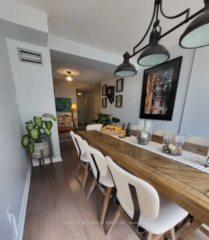 633 Bay Street, #1013