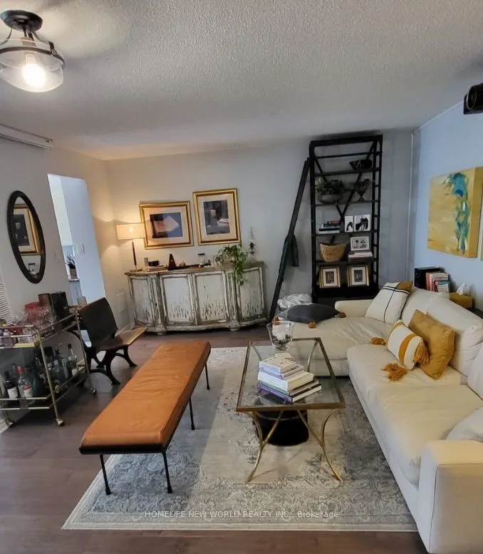 633 Bay Street, #1013