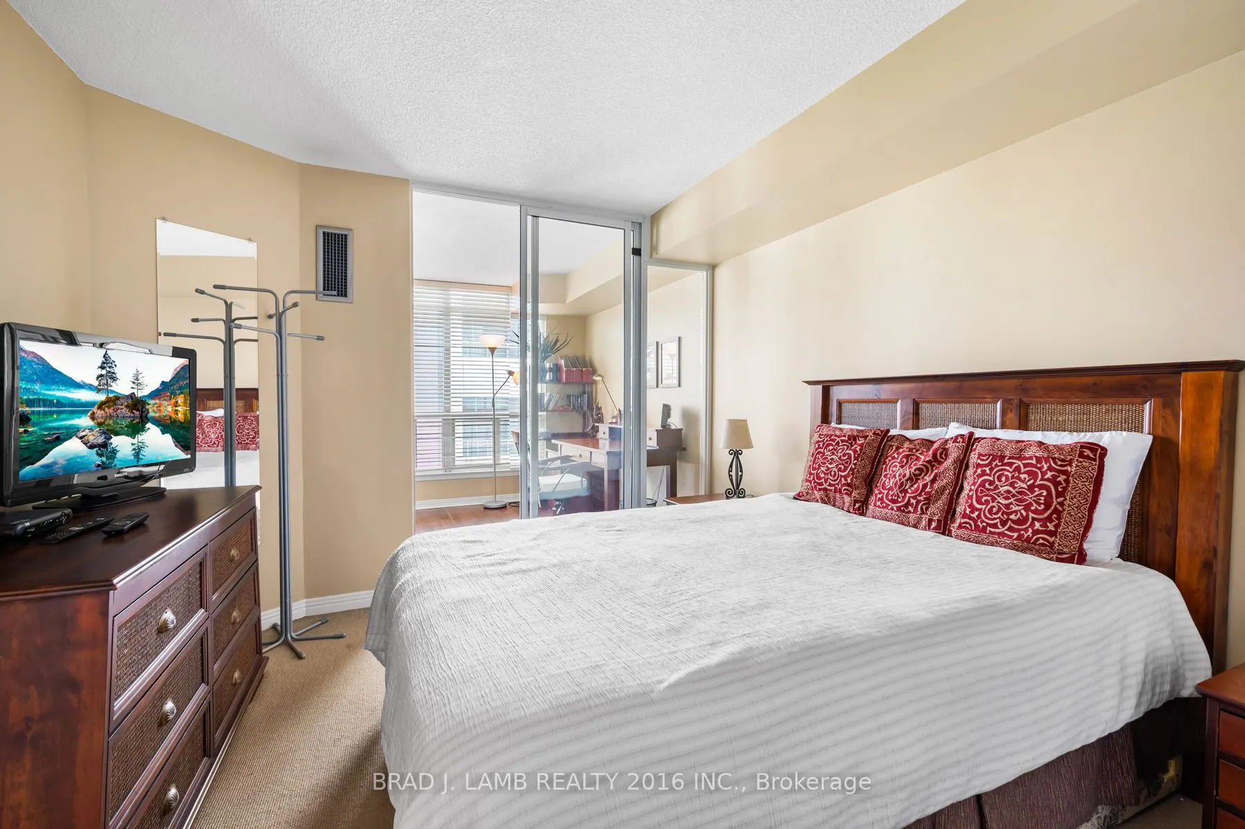 942 Yonge Street, #1008
