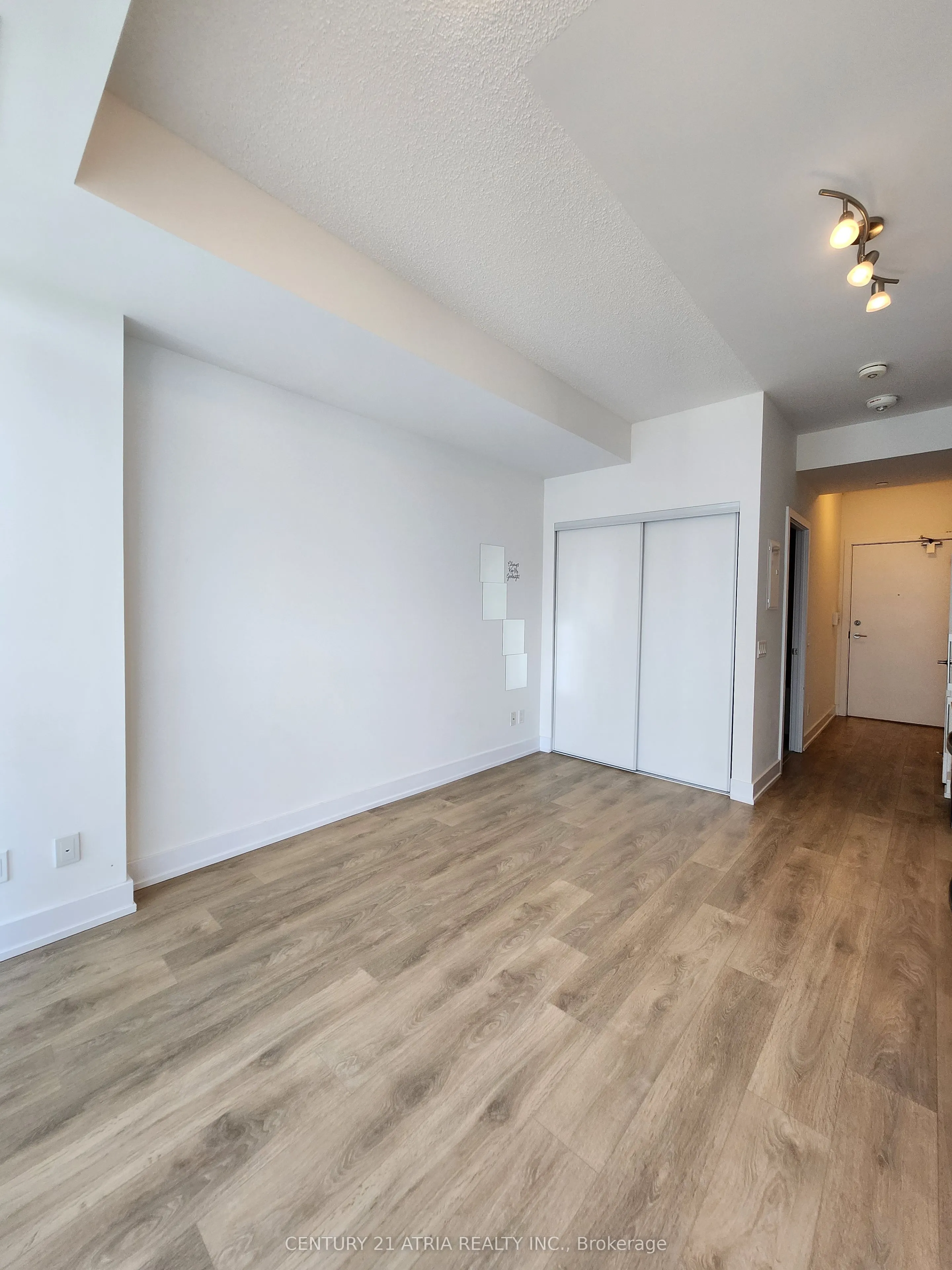 128 Fairview Mall Drive, #1509
