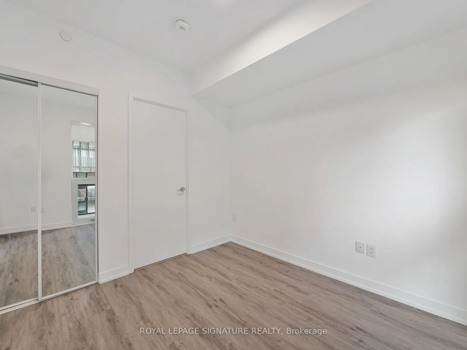39 Roehampton Avenue, #1107