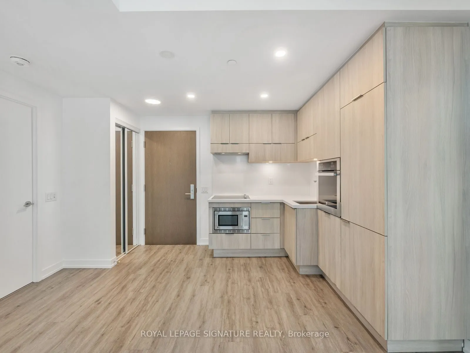 39 Roehampton Avenue, #1107