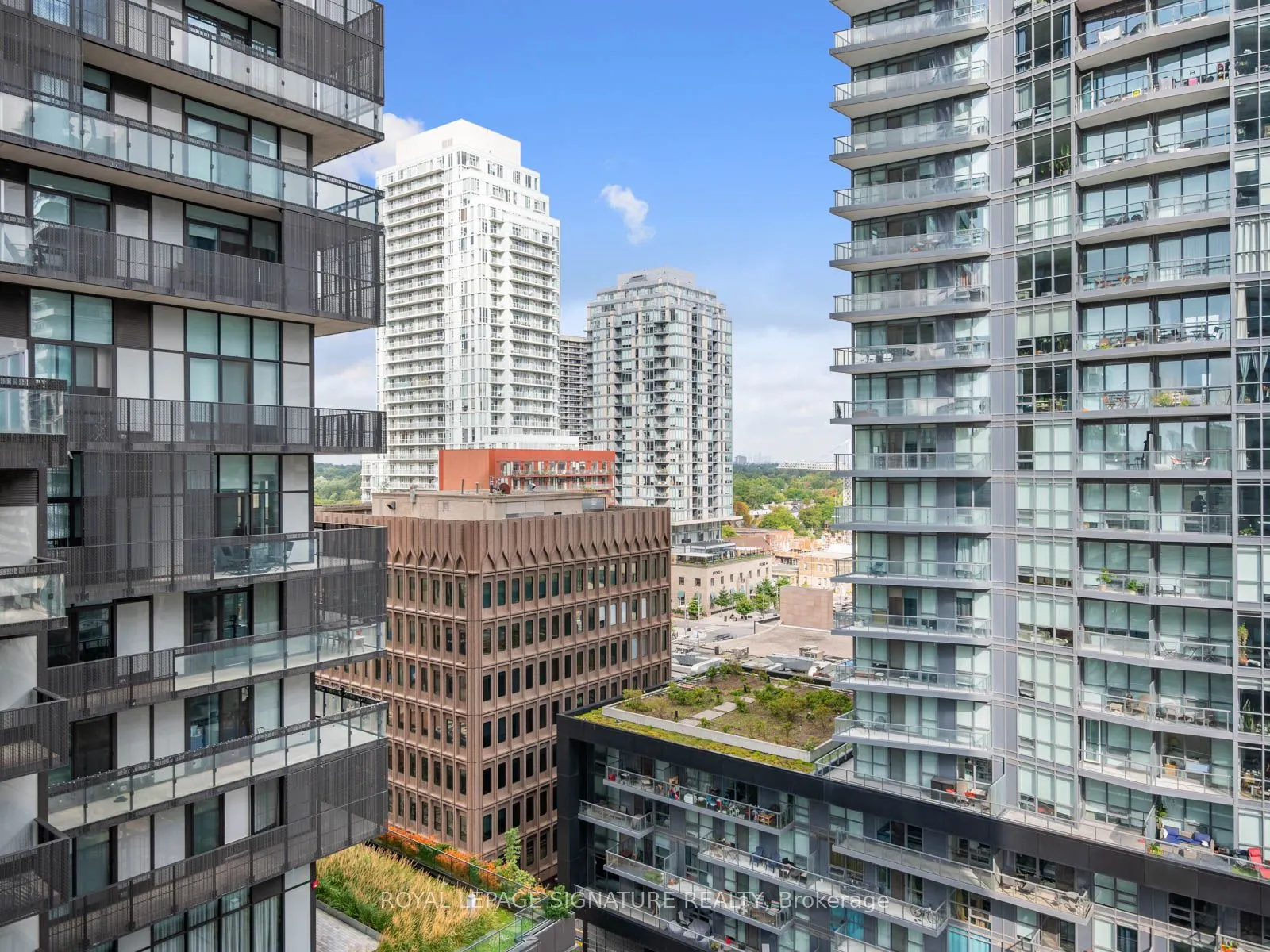 39 Roehampton Avenue, #1107