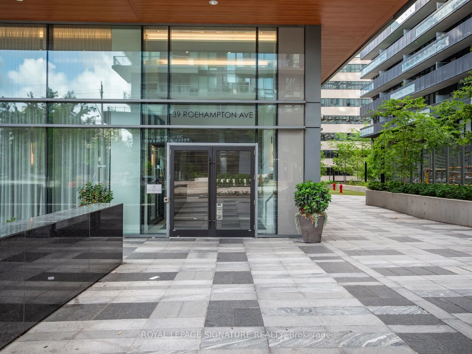 39 Roehampton Avenue, #1107