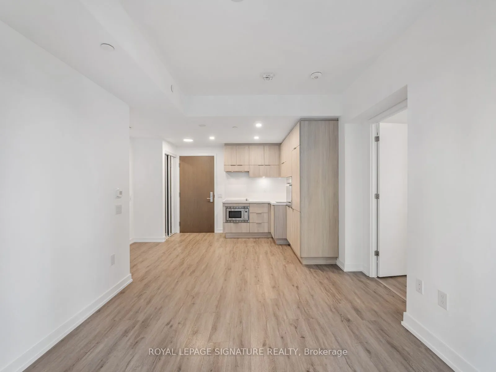 39 Roehampton Avenue, #1107