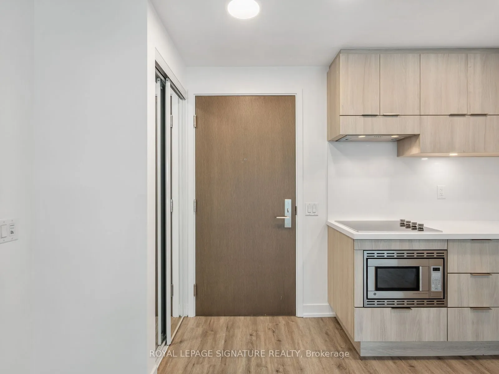 39 Roehampton Avenue, #1107