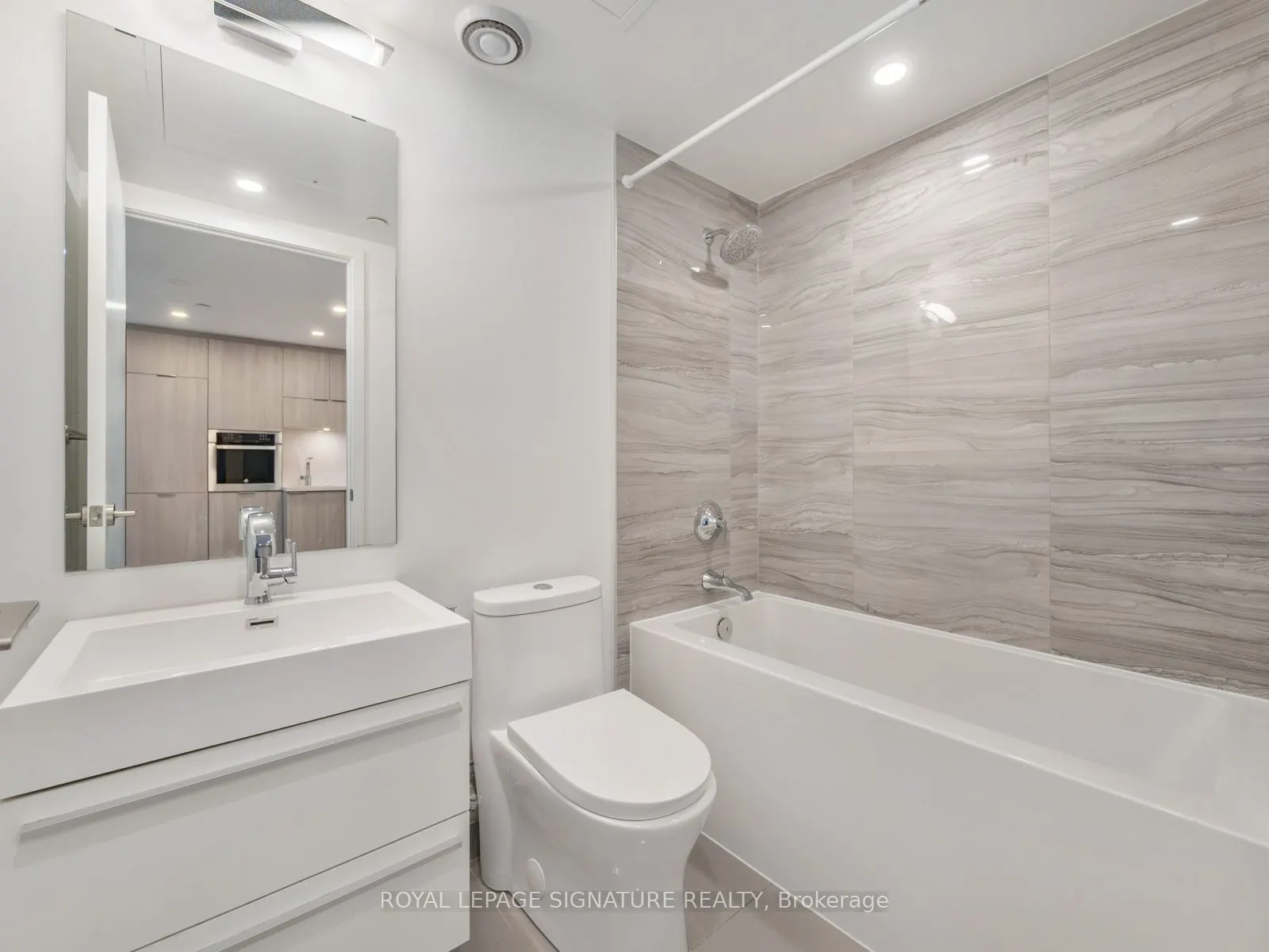 39 Roehampton Avenue, #1107