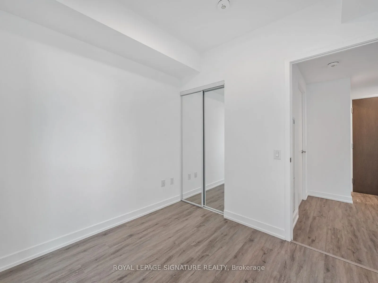 39 Roehampton Avenue, #1107