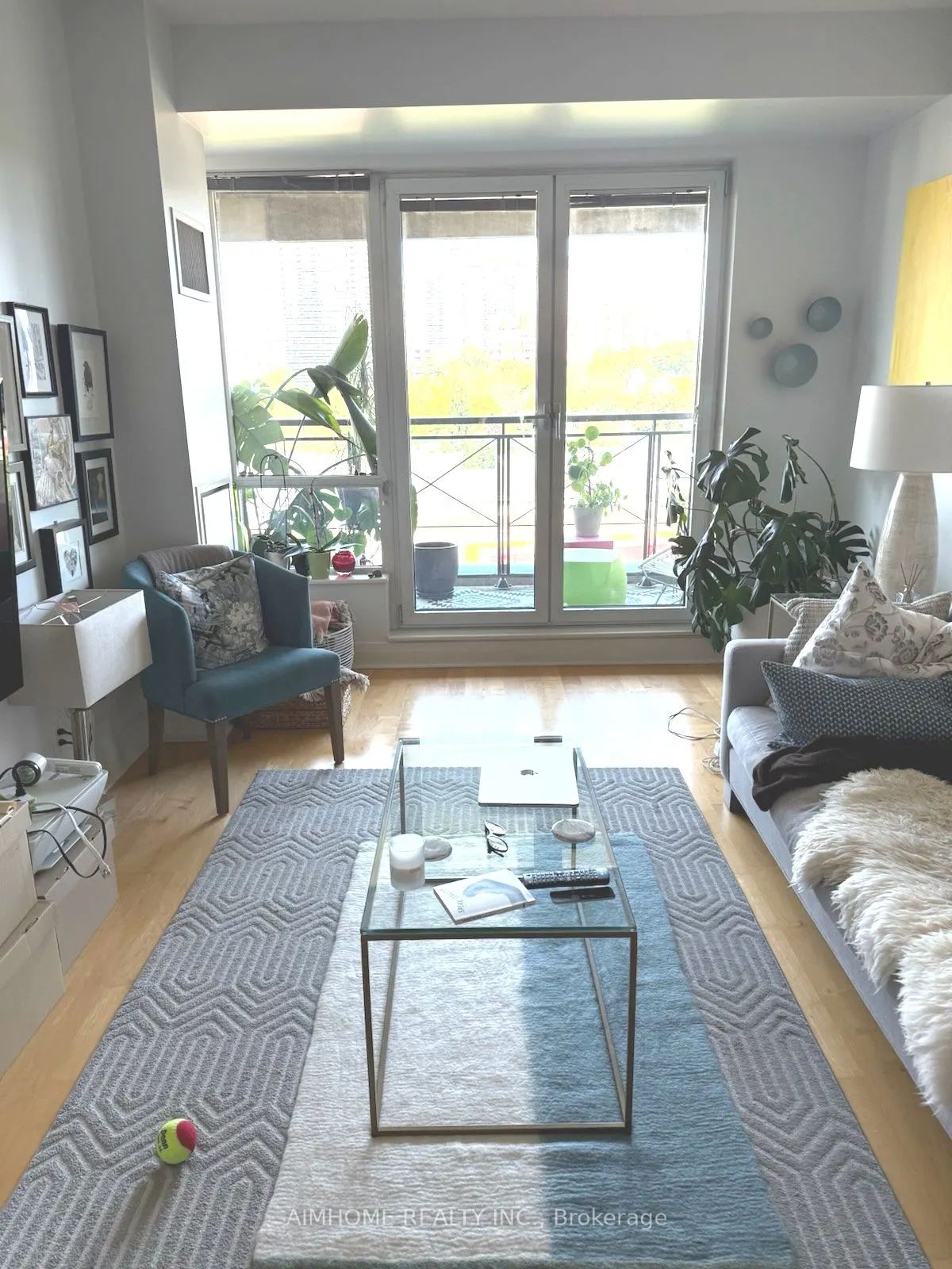 20 Scrivener Square, #710