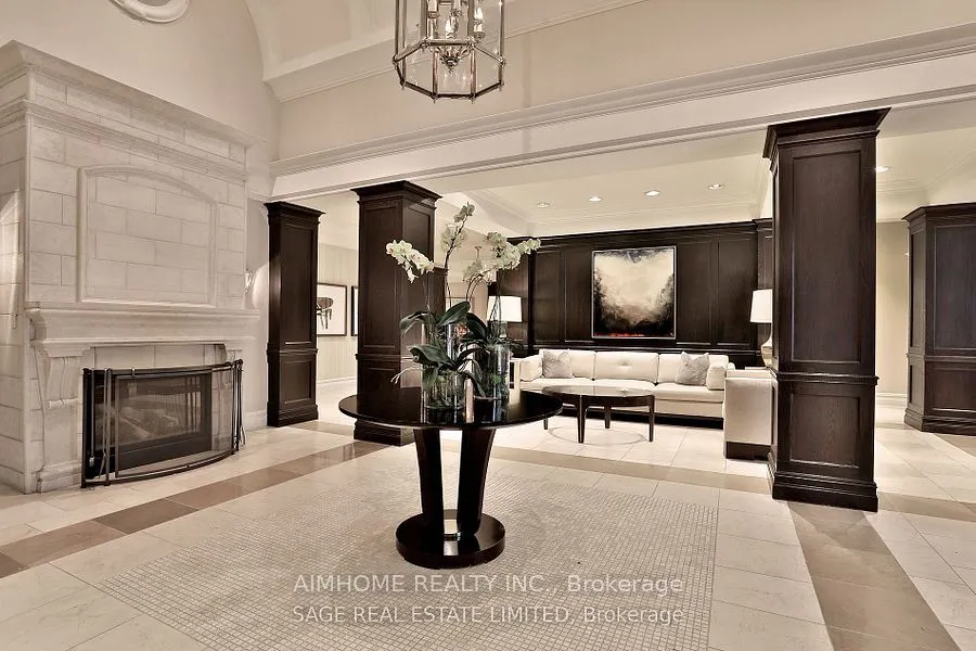 20 Scrivener Square, #710
