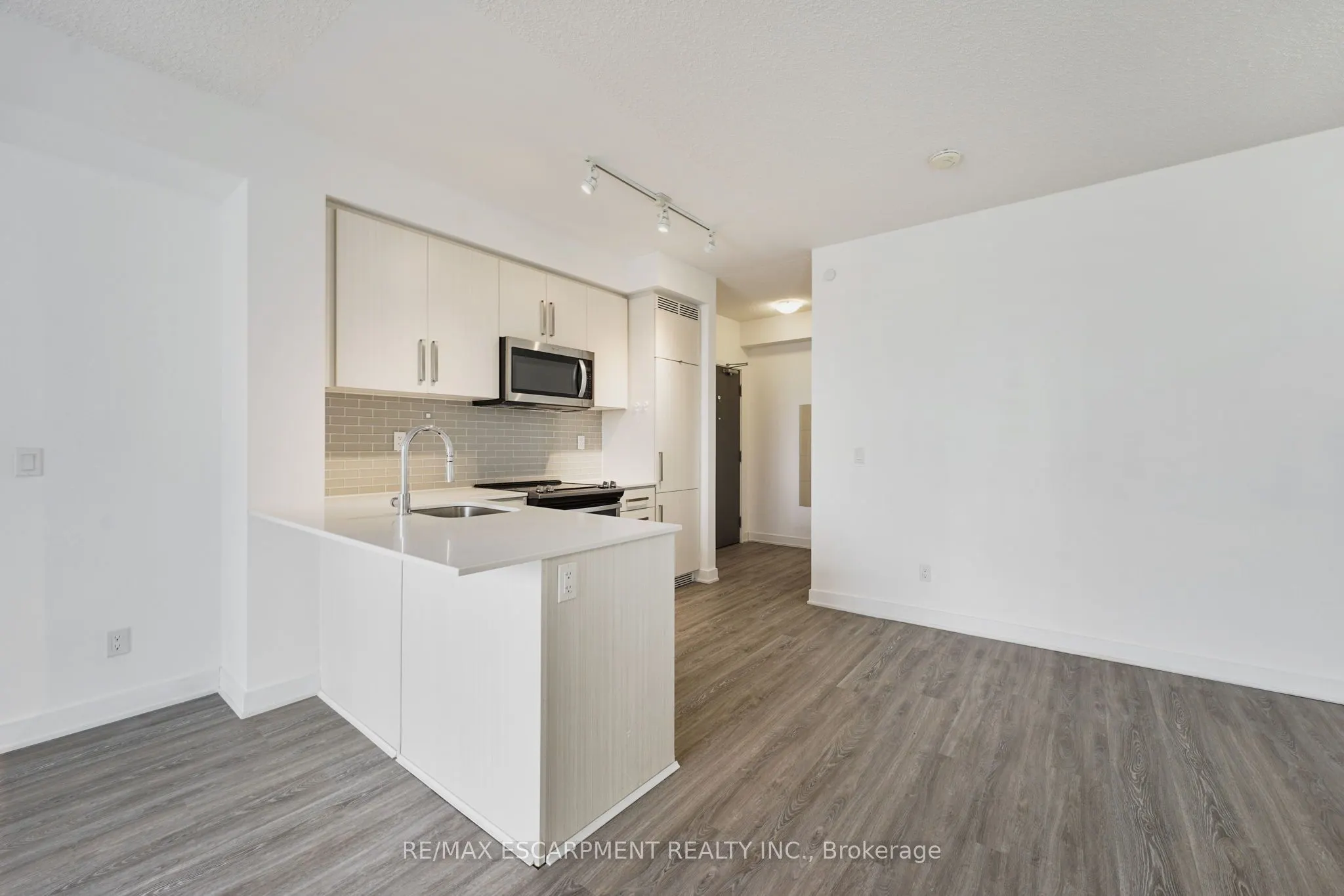 5180 Yonge Street, #1006