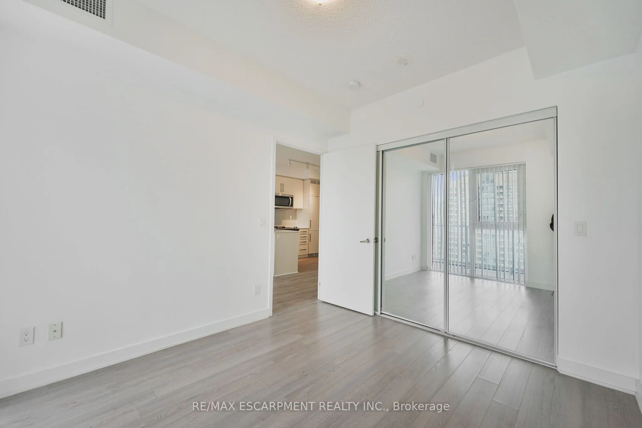 5180 Yonge Street, #1006