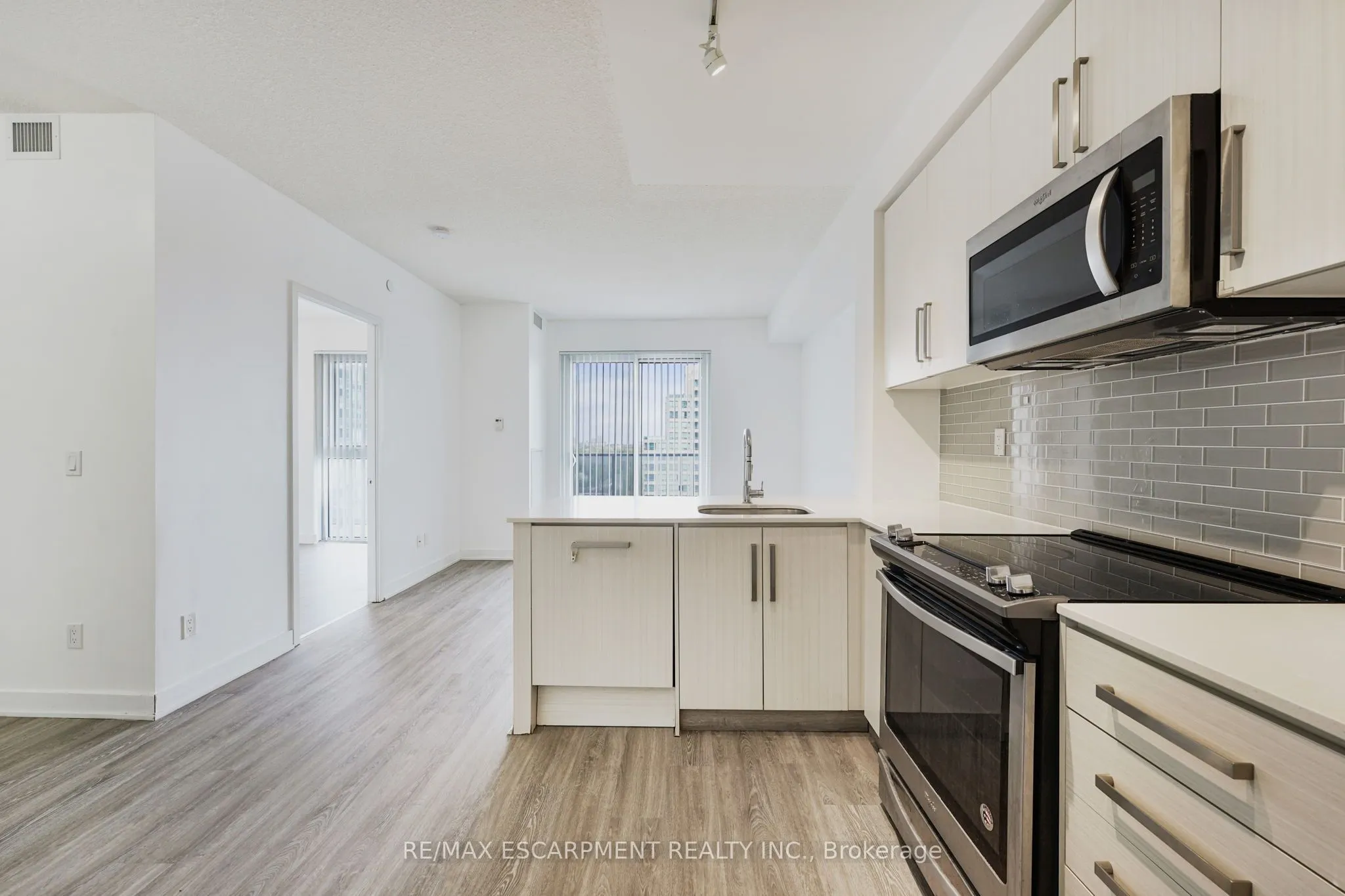 5180 Yonge Street, #1006