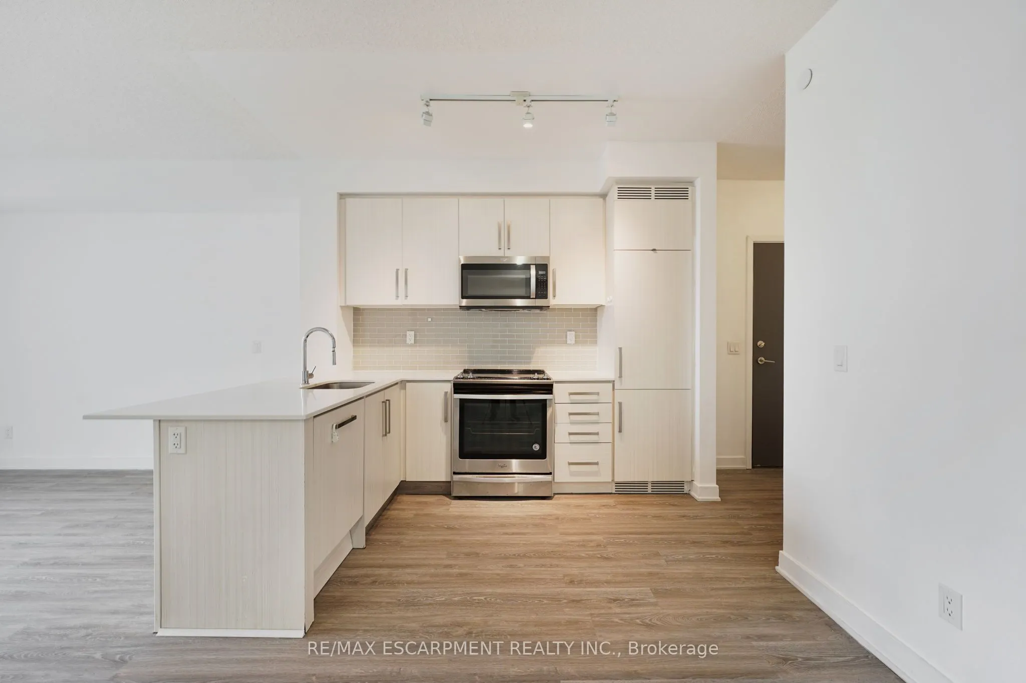 5180 Yonge Street, #1006