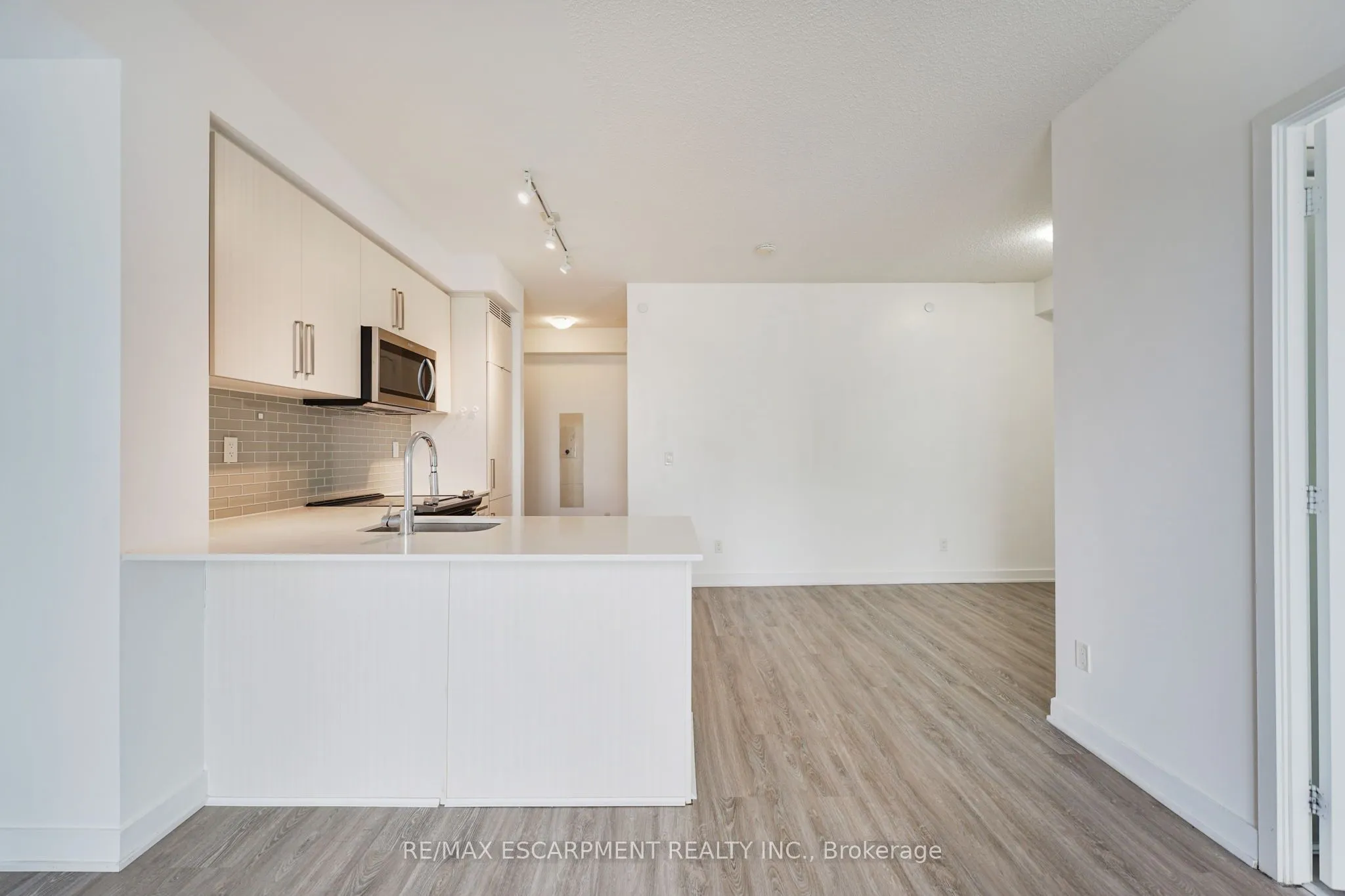 5180 Yonge Street, #1006