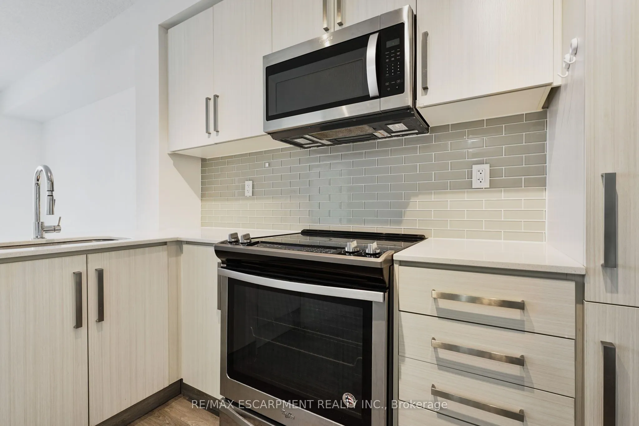 5180 Yonge Street, #1006