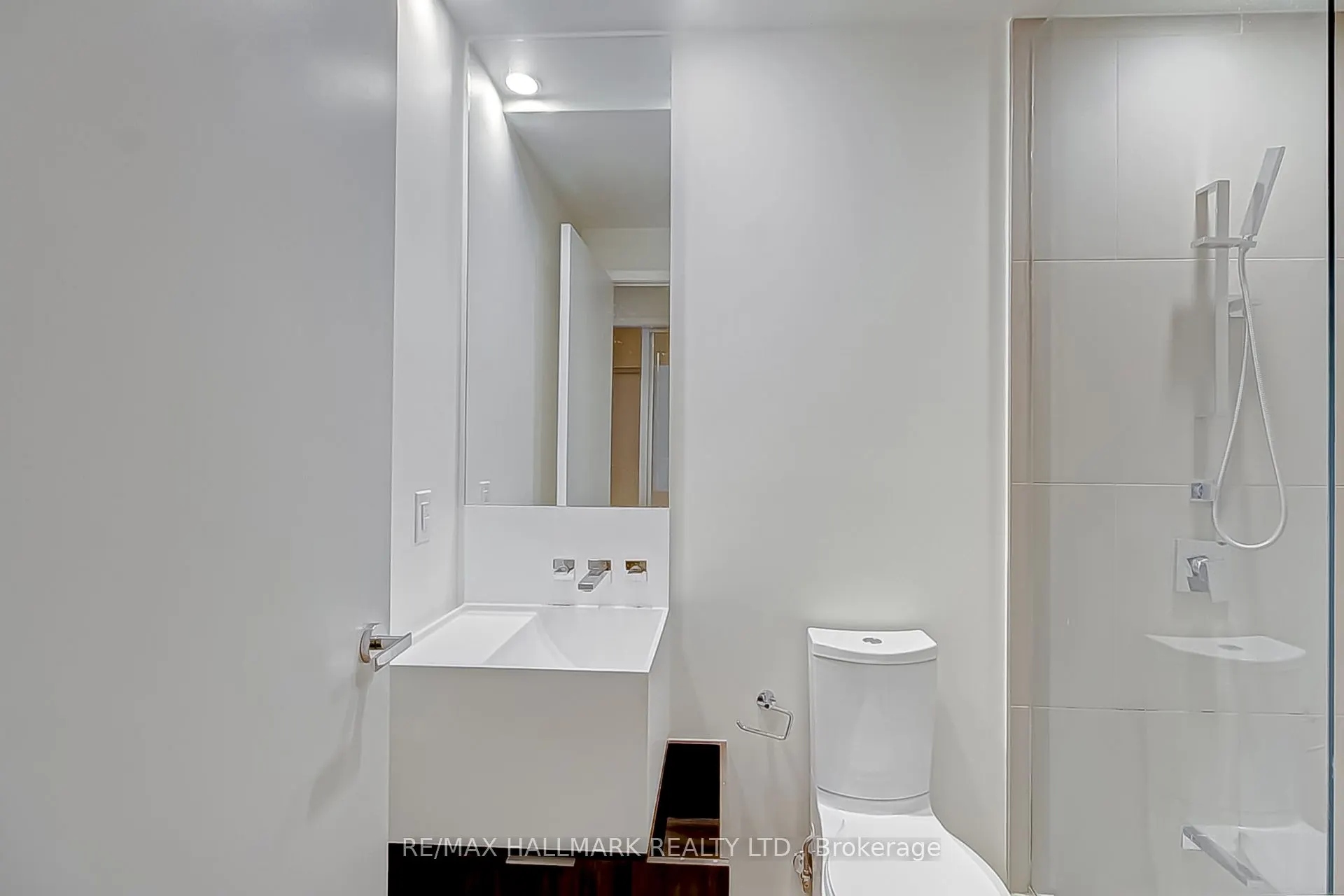 1 Bloor Street E, #314