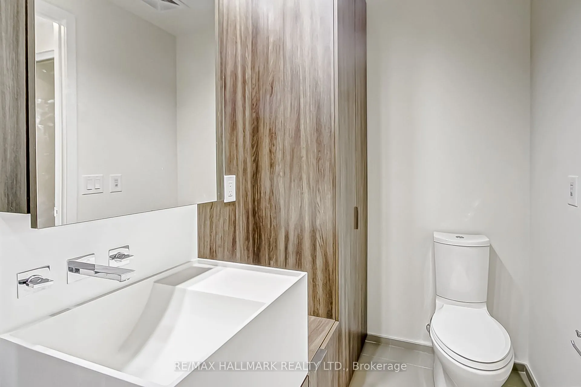 1 Bloor Street E, #314