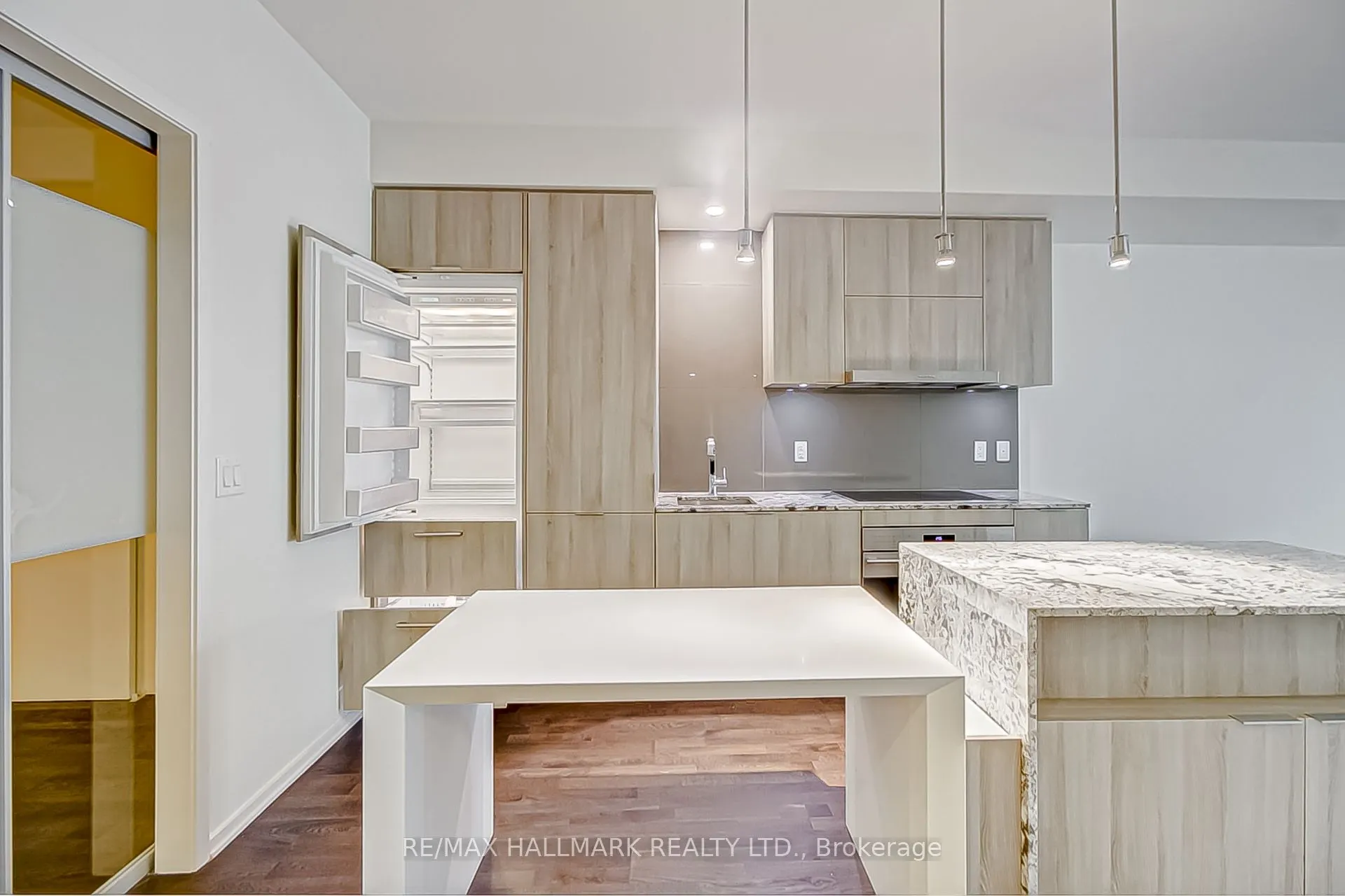1 Bloor Street E, #314
