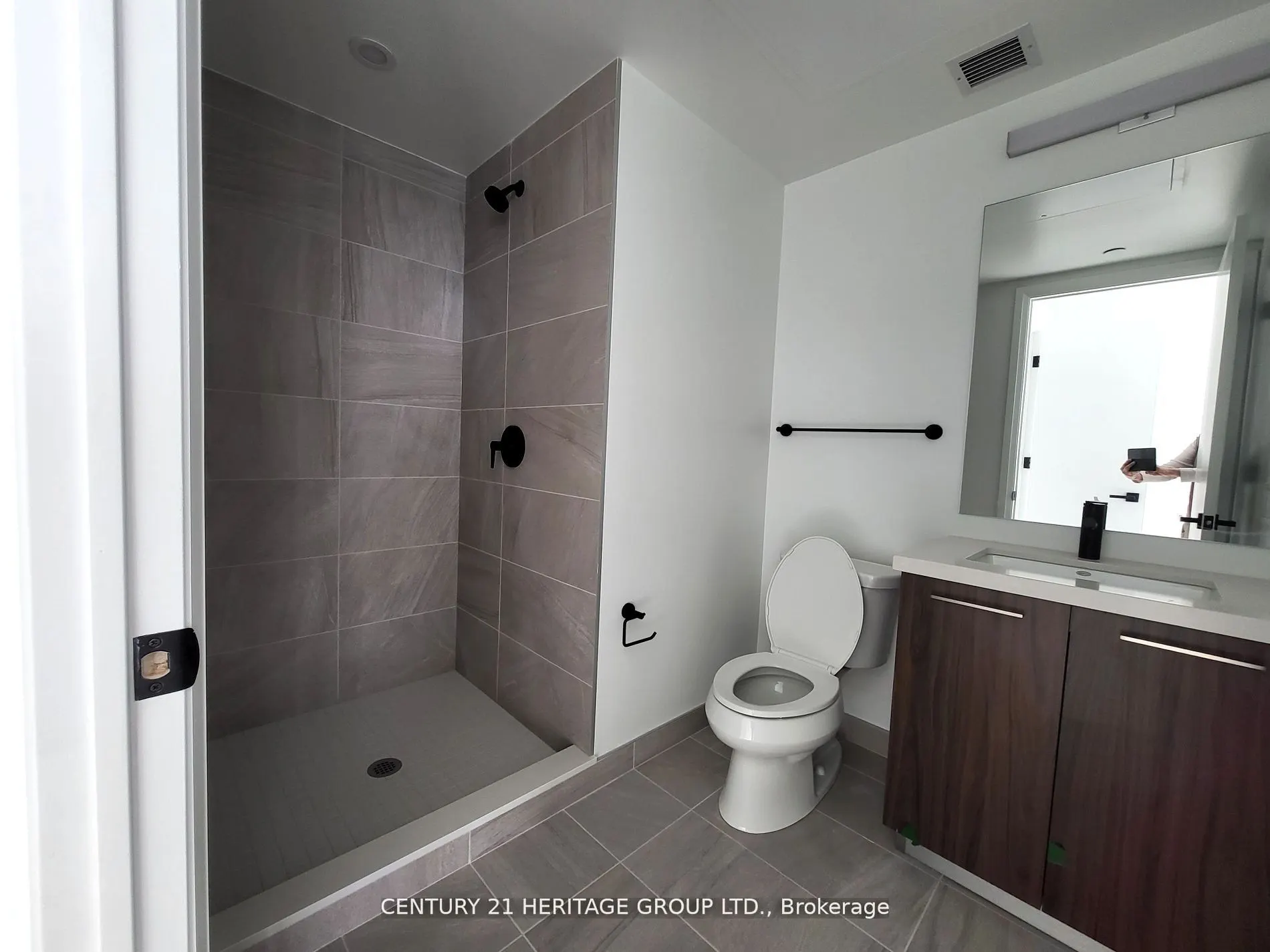 33 Frederick Todd Way, #1203