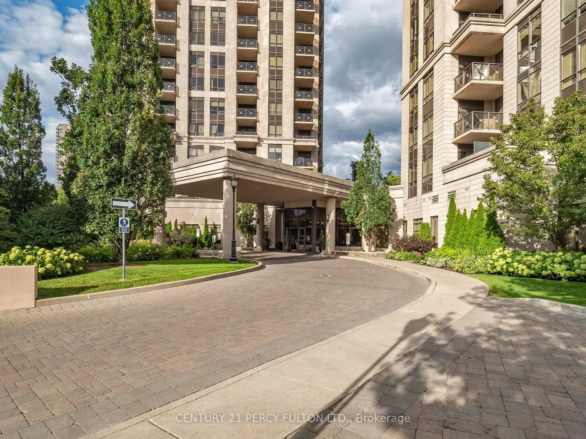 135 Wynford Drive, #702