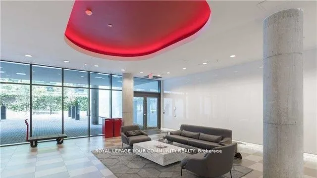 560 King Street W, #510