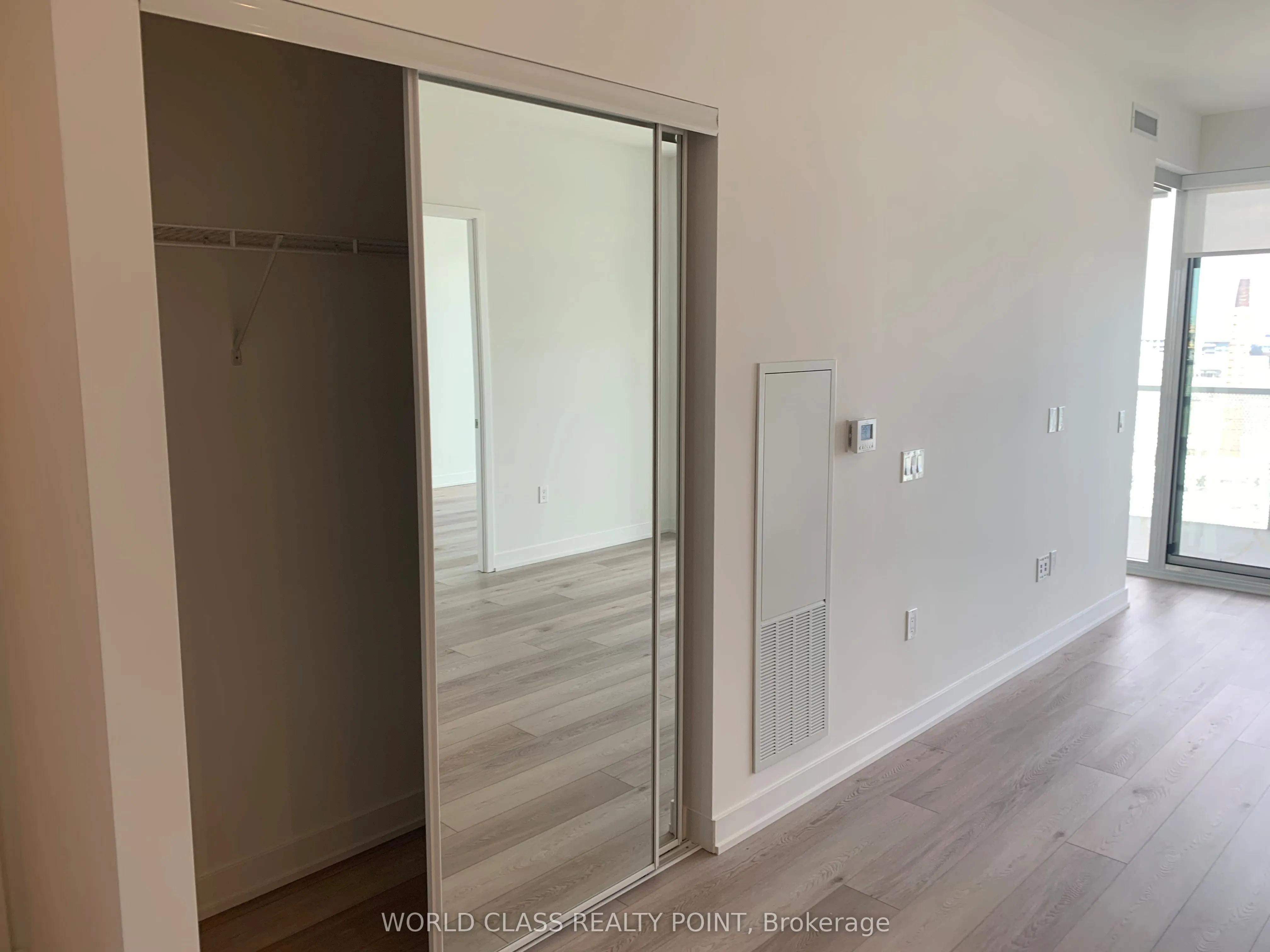 15 Queens Quay E, #1801