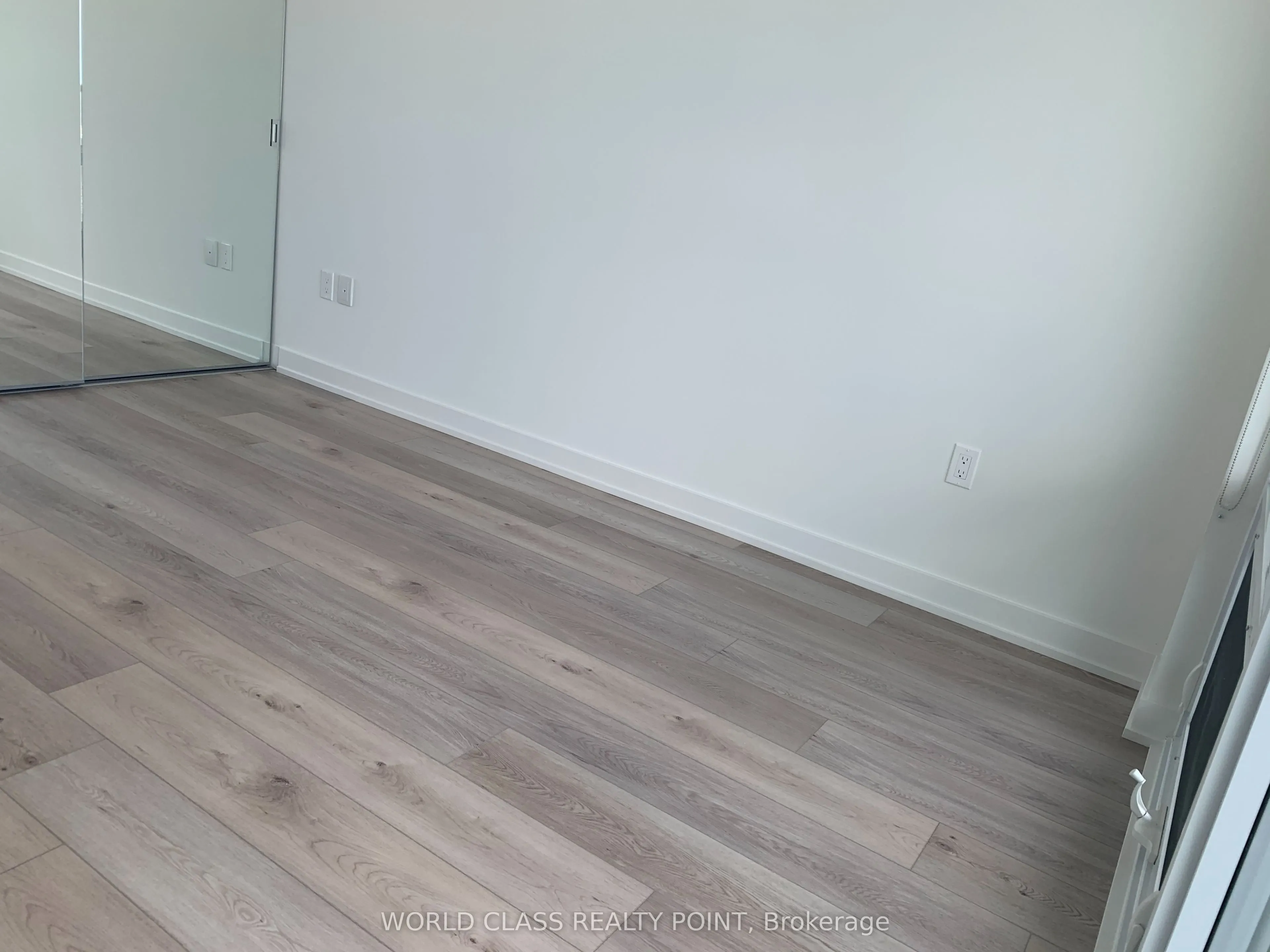 15 Queens Quay E, #1801