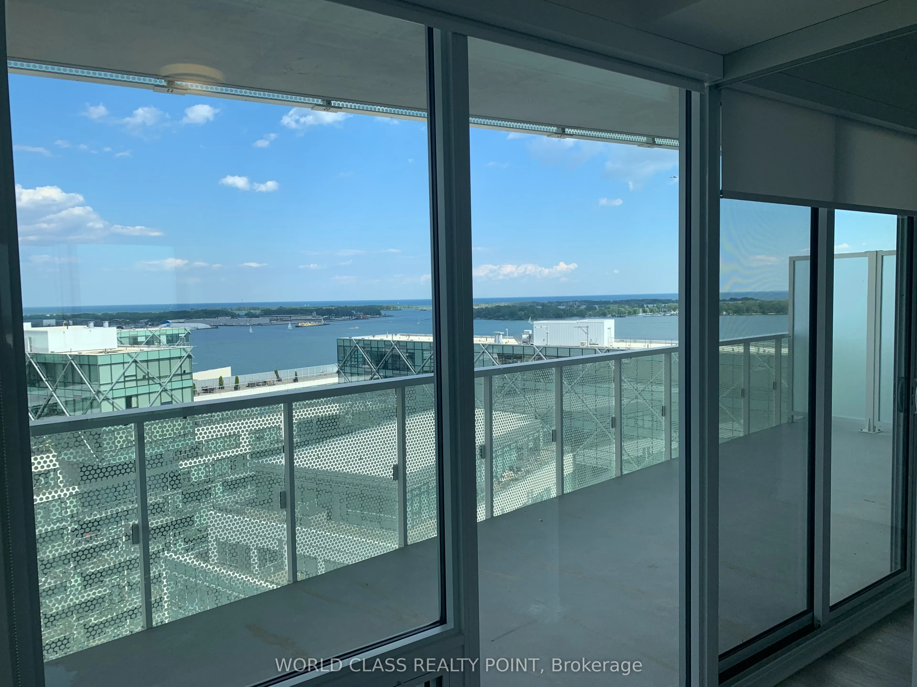 15 Queens Quay E, #1801