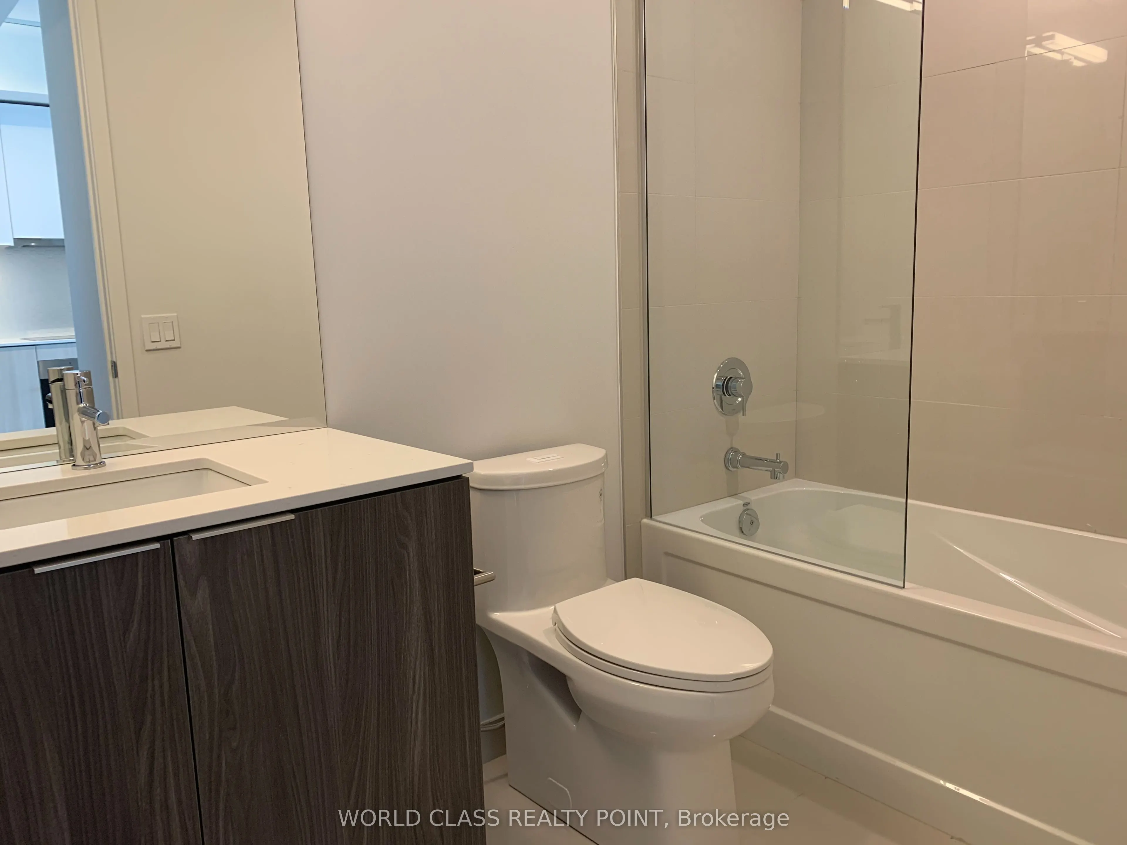 15 Queens Quay E, #1801