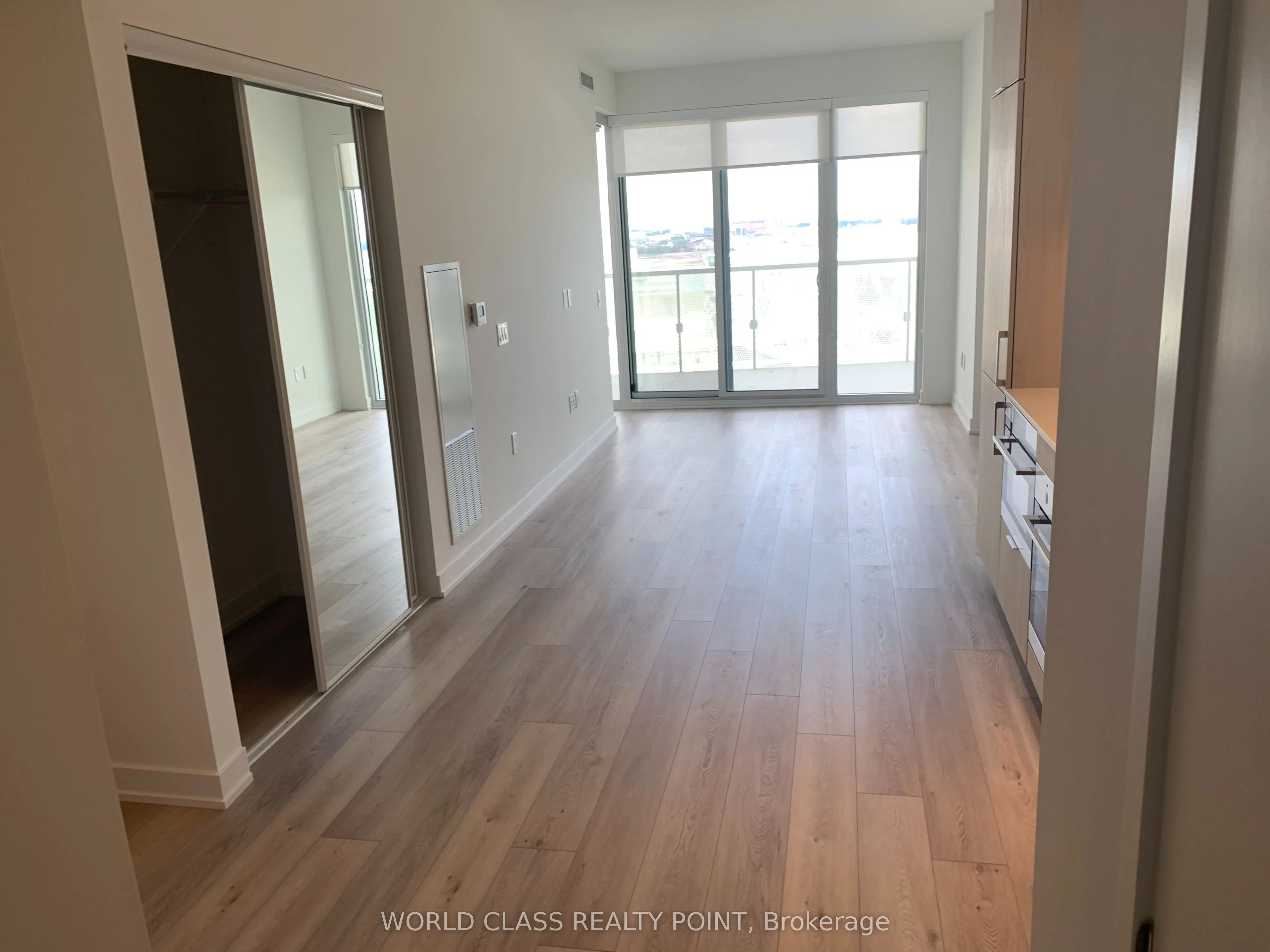 15 Queens Quay E, #1801