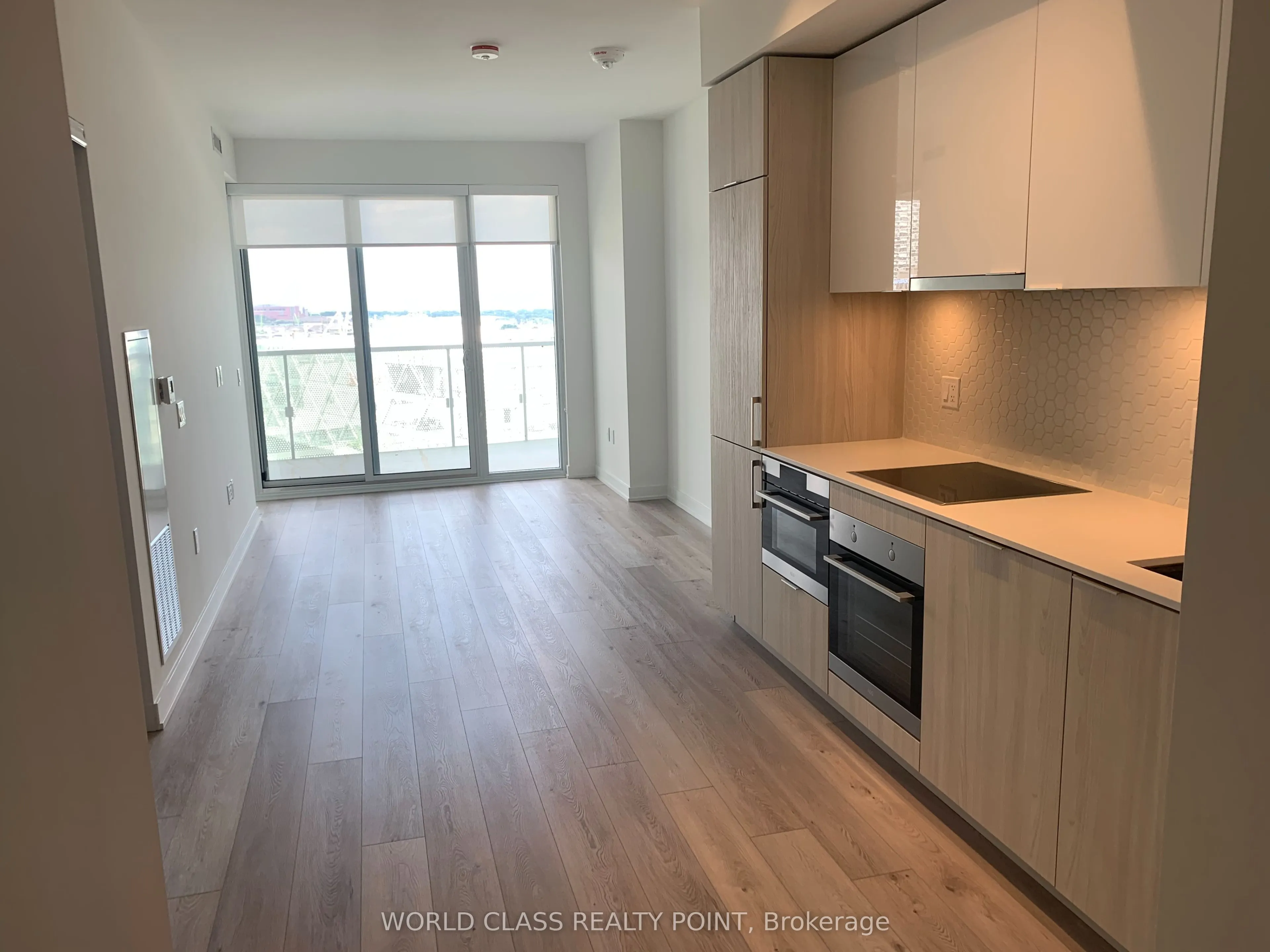 15 Queens Quay E, #1801