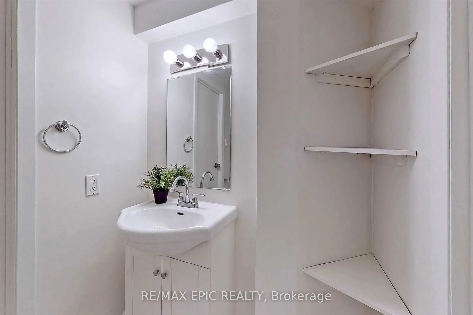 120 Woody Vine Way, #240