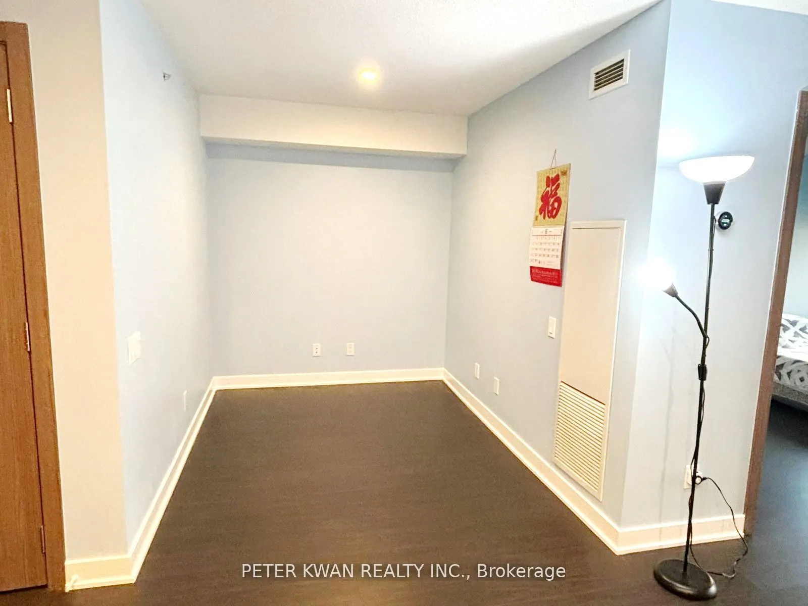 19 Bathurst Street, #1007
