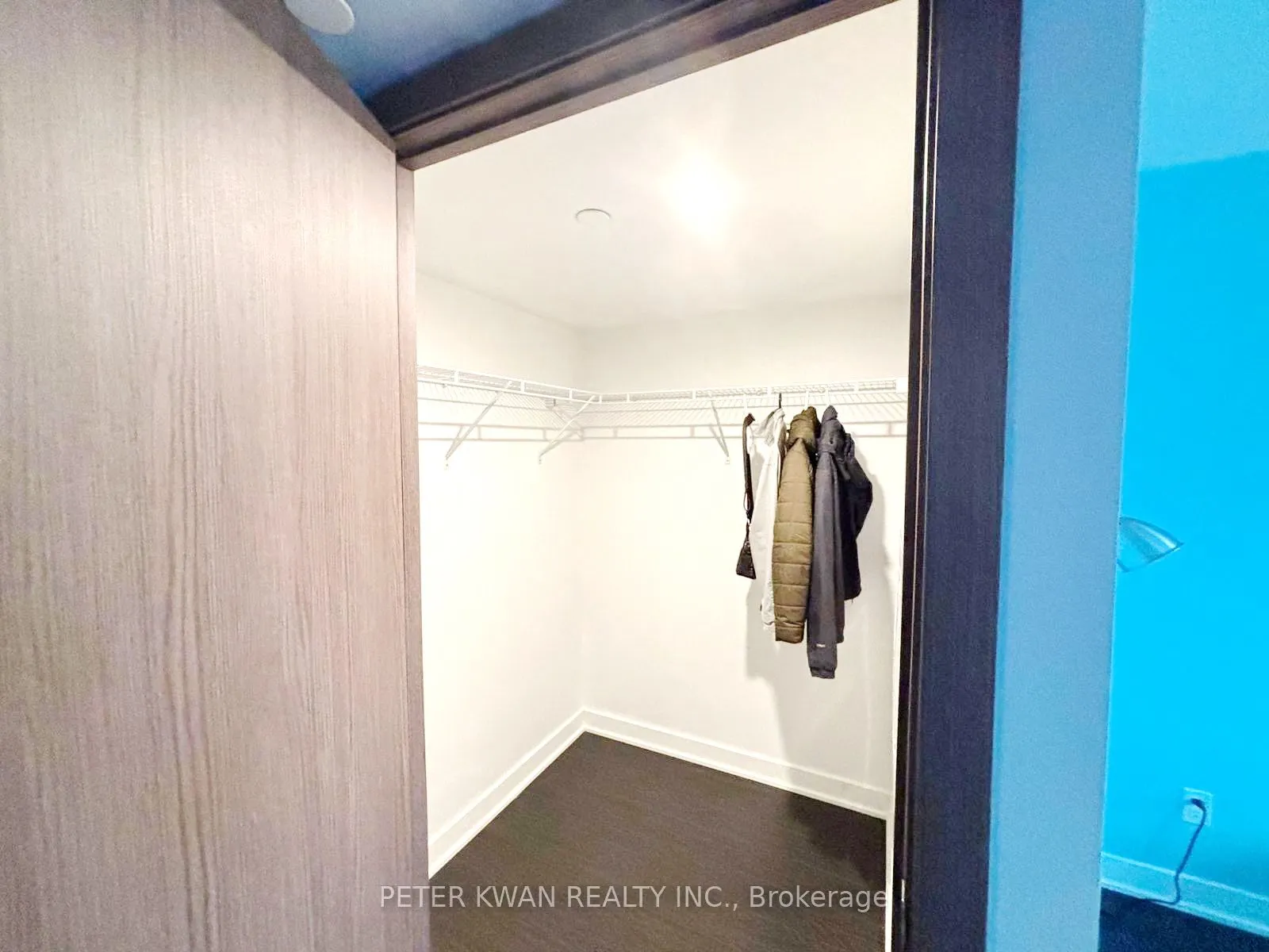 19 Bathurst Street, #1007
