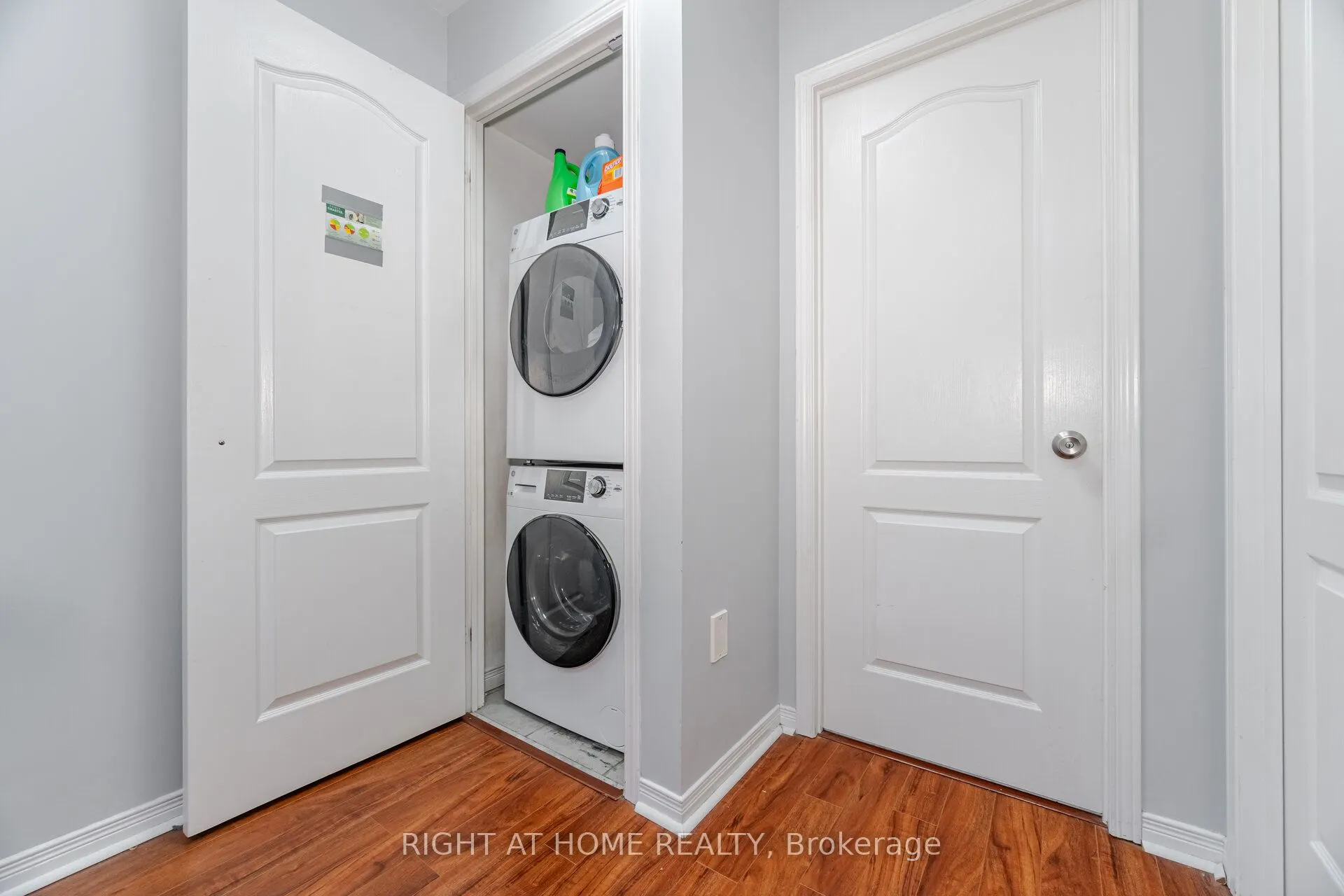 108 Finch Ave W Avenue, #B18