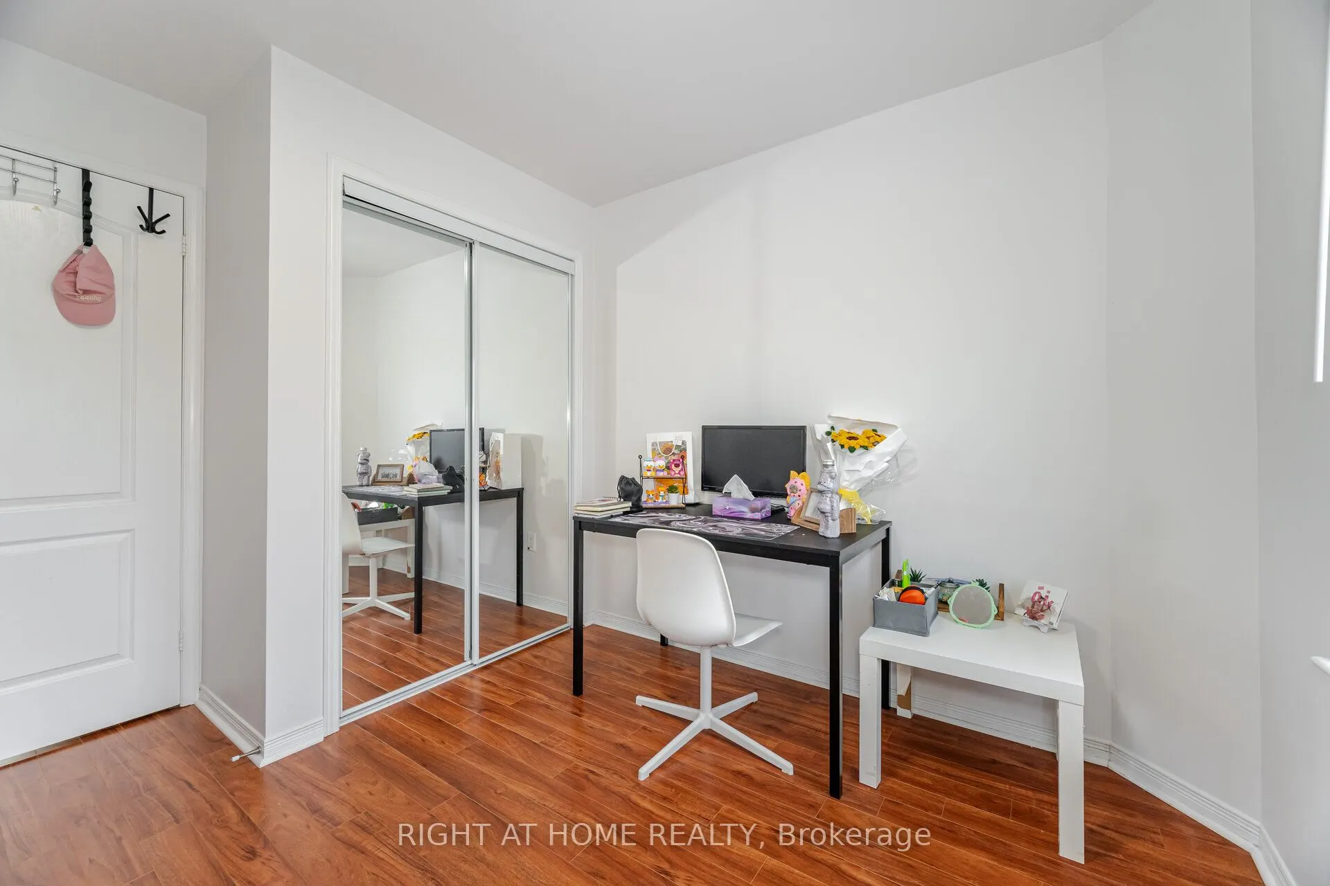 108 Finch Ave W Avenue, #B18