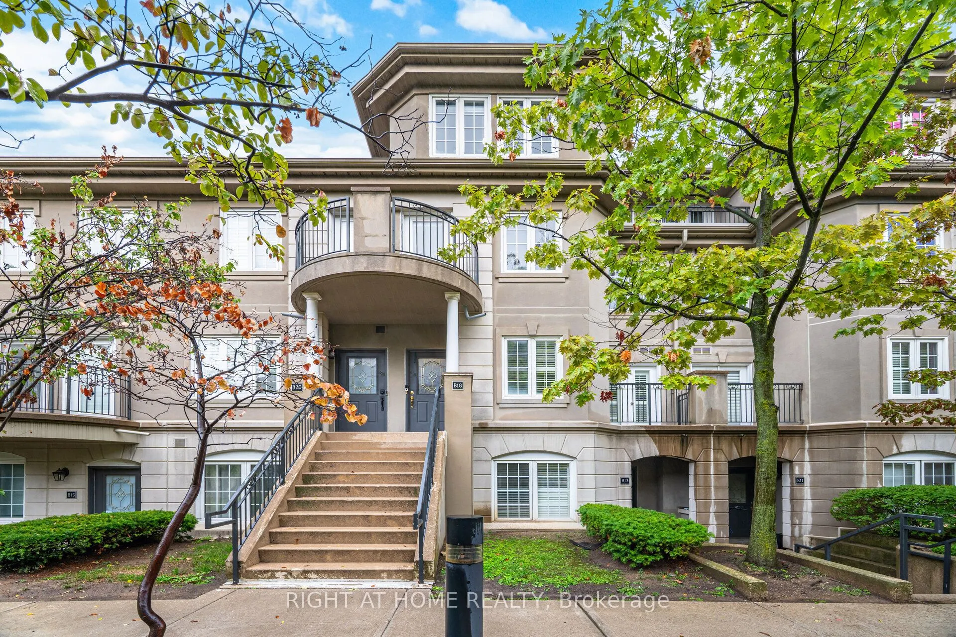 108 Finch Ave W Avenue, #B18