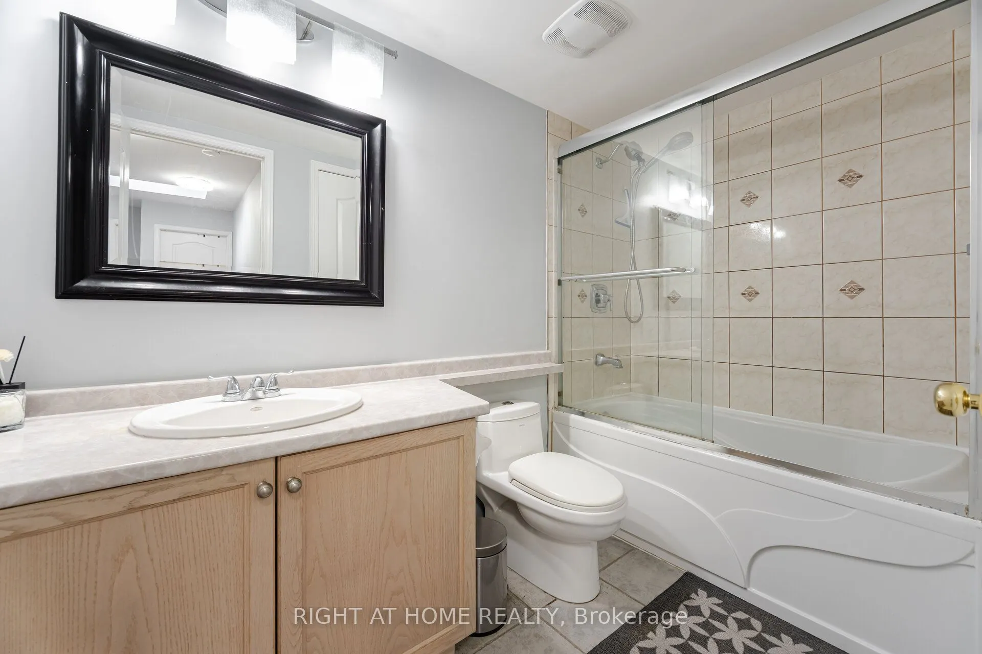 108 Finch Ave W Avenue, #B18
