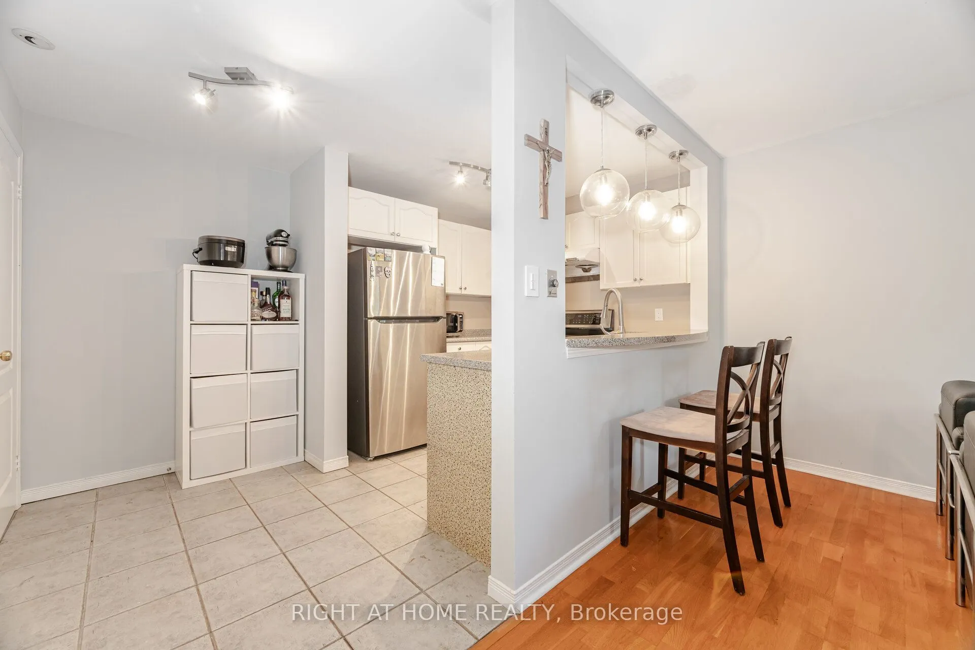 108 Finch Ave W Avenue, #B18
