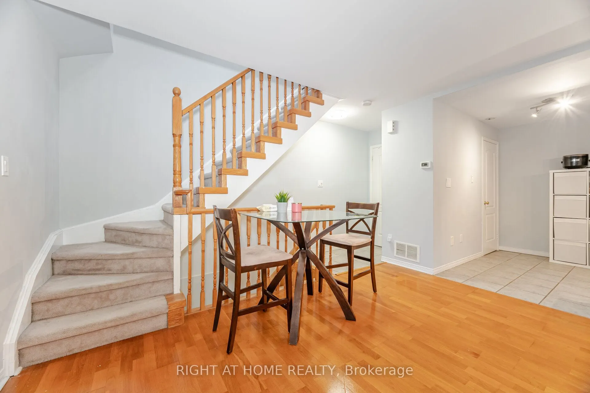 108 Finch Ave W Avenue, #B18
