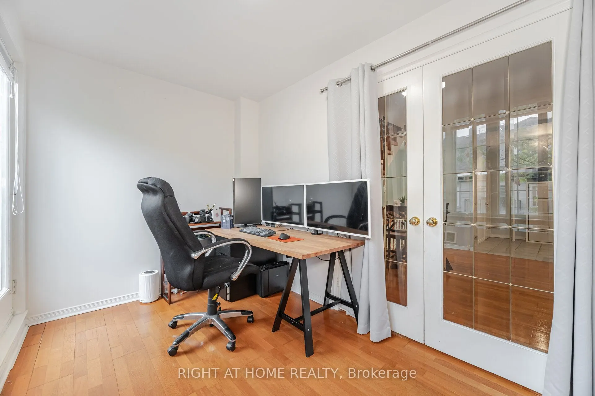 108 Finch Ave W Avenue, #B18