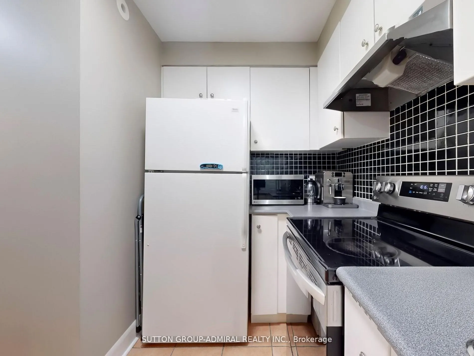 415 Jarvis Street, #152