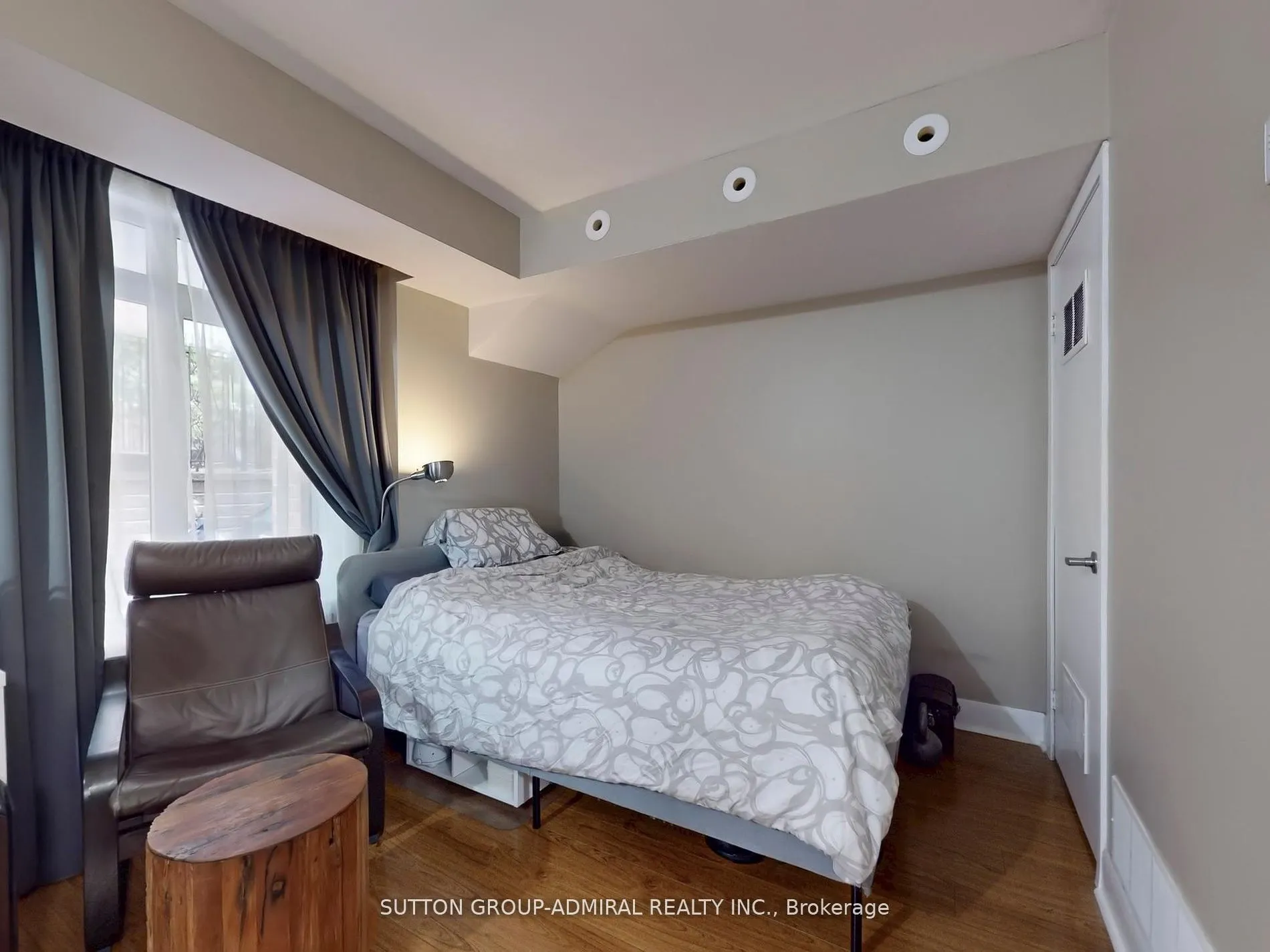 415 Jarvis Street, #152