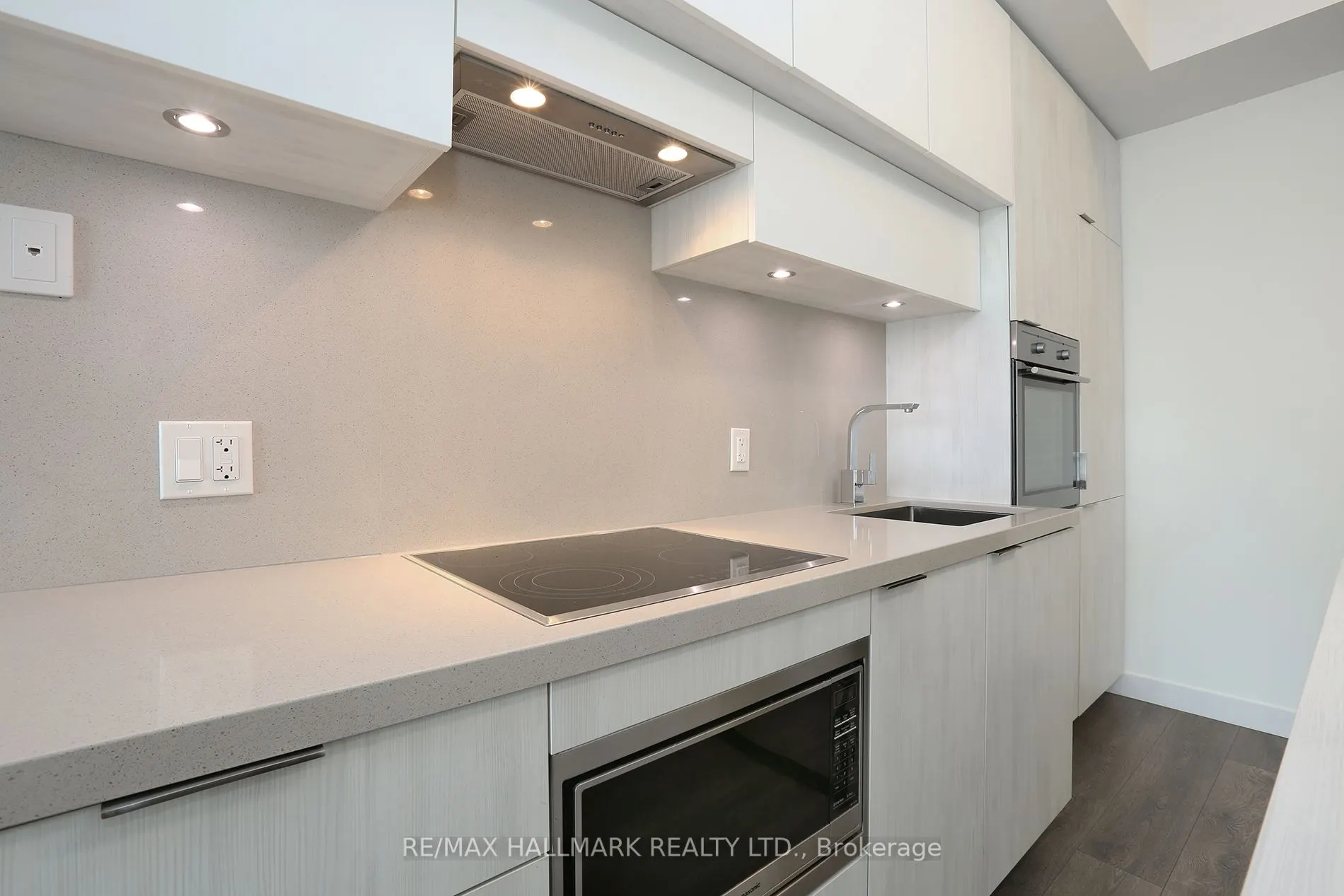8 Eglinton Avenue E, #4203