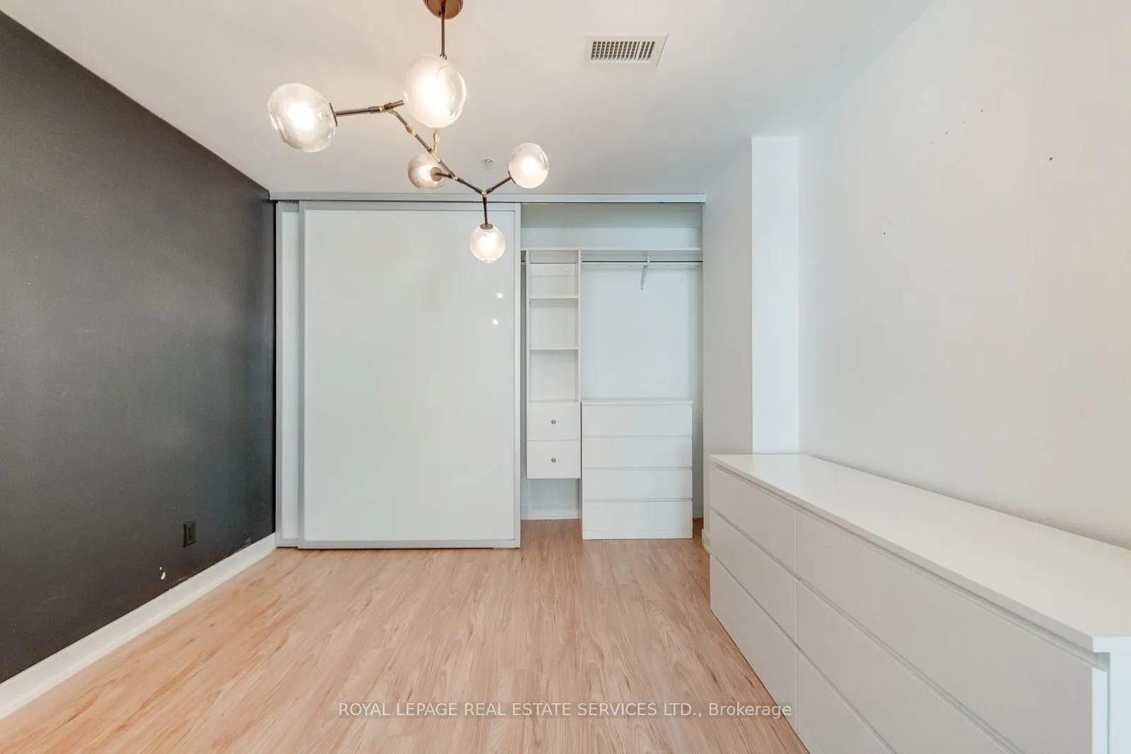 377 Madison Avenue, #214