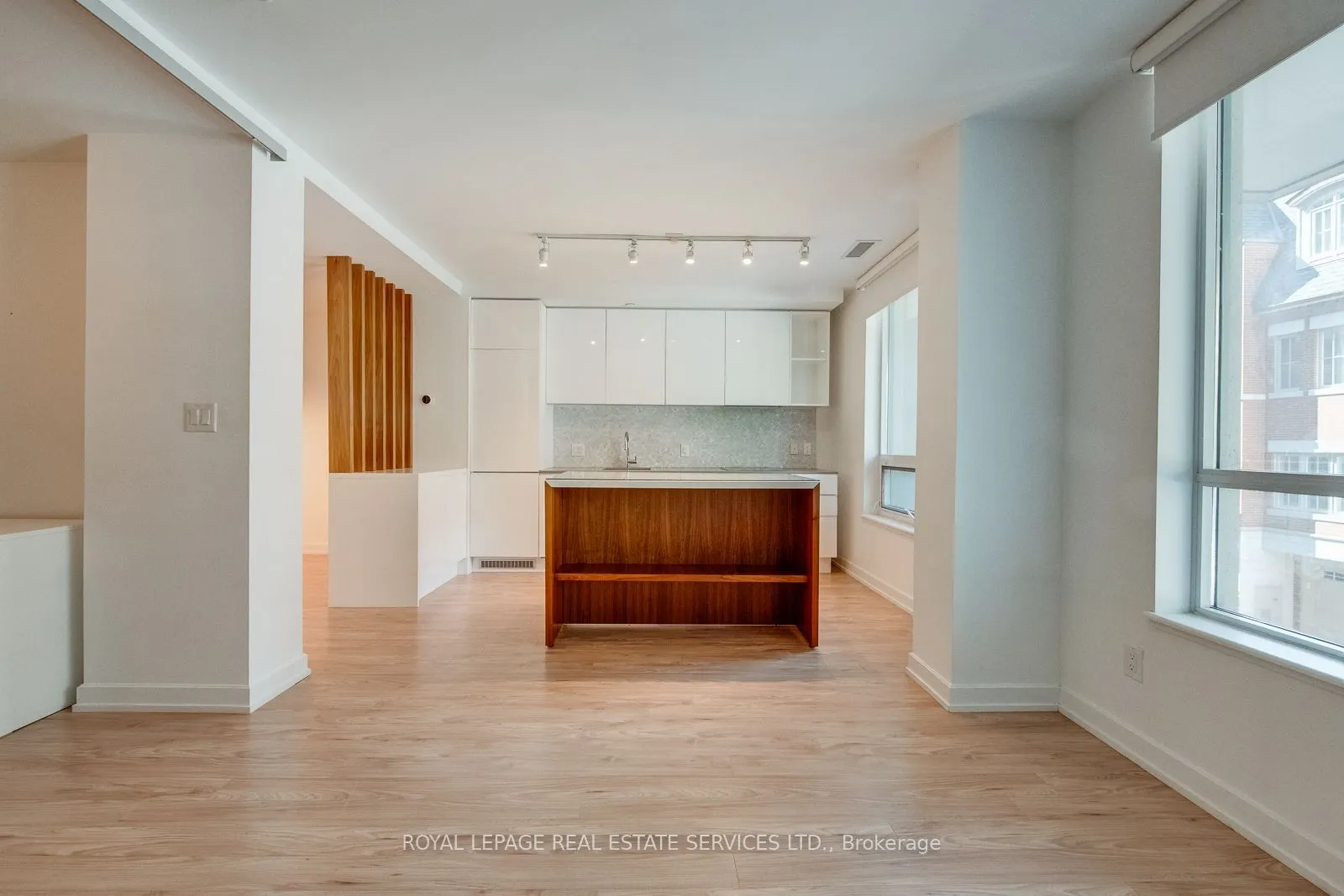 377 Madison Avenue, #214