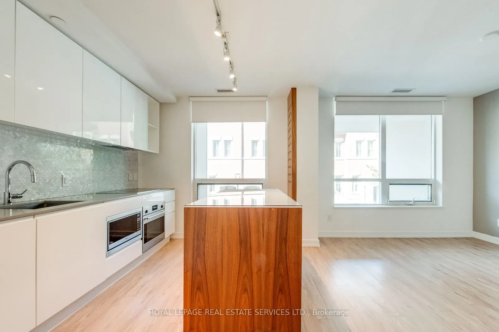 377 Madison Avenue, #214