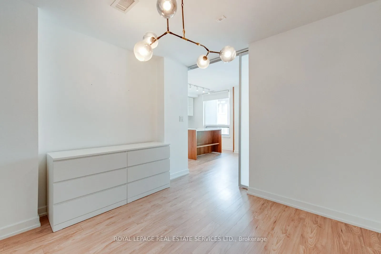 377 Madison Avenue, #214