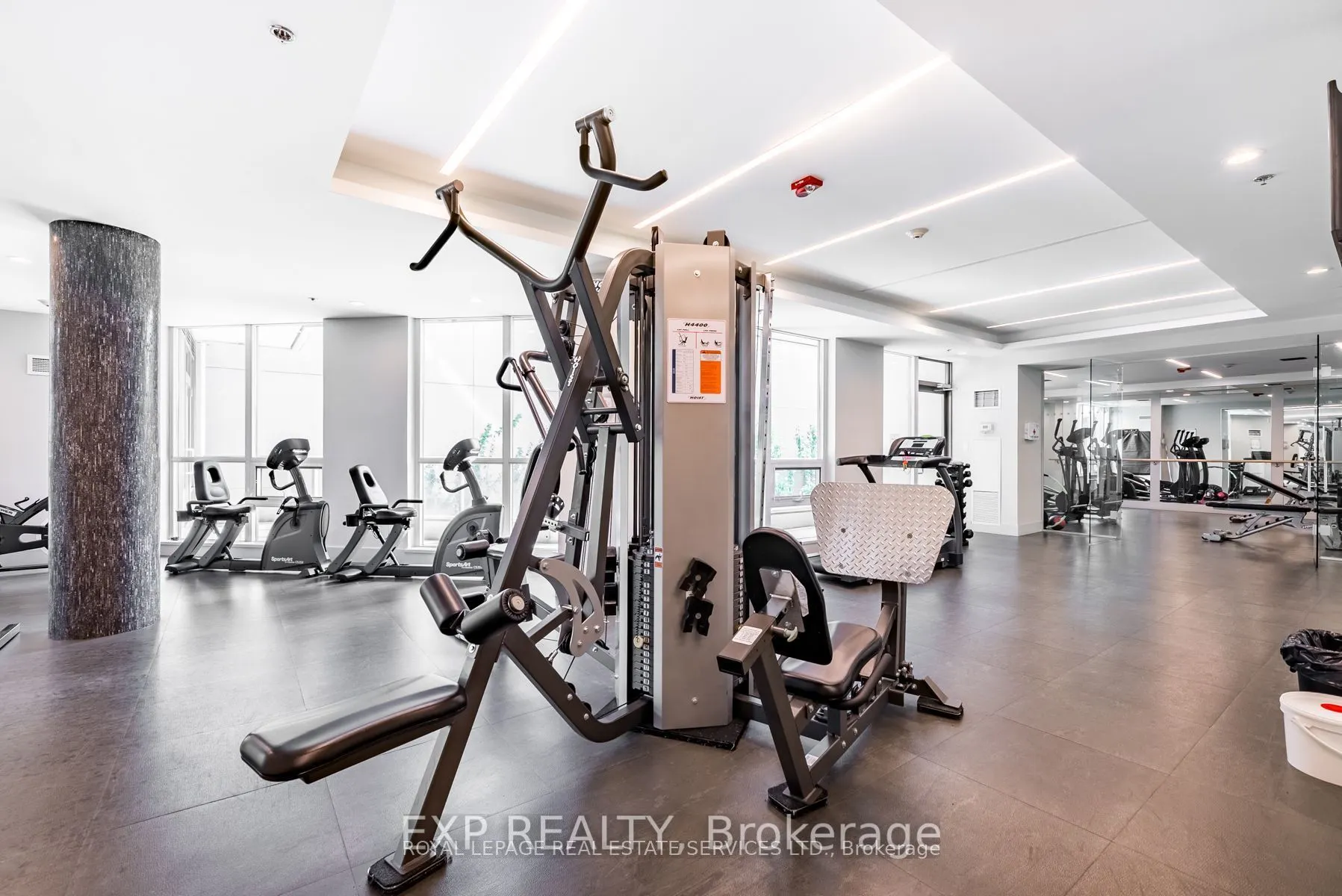 377 Madison Avenue, #214